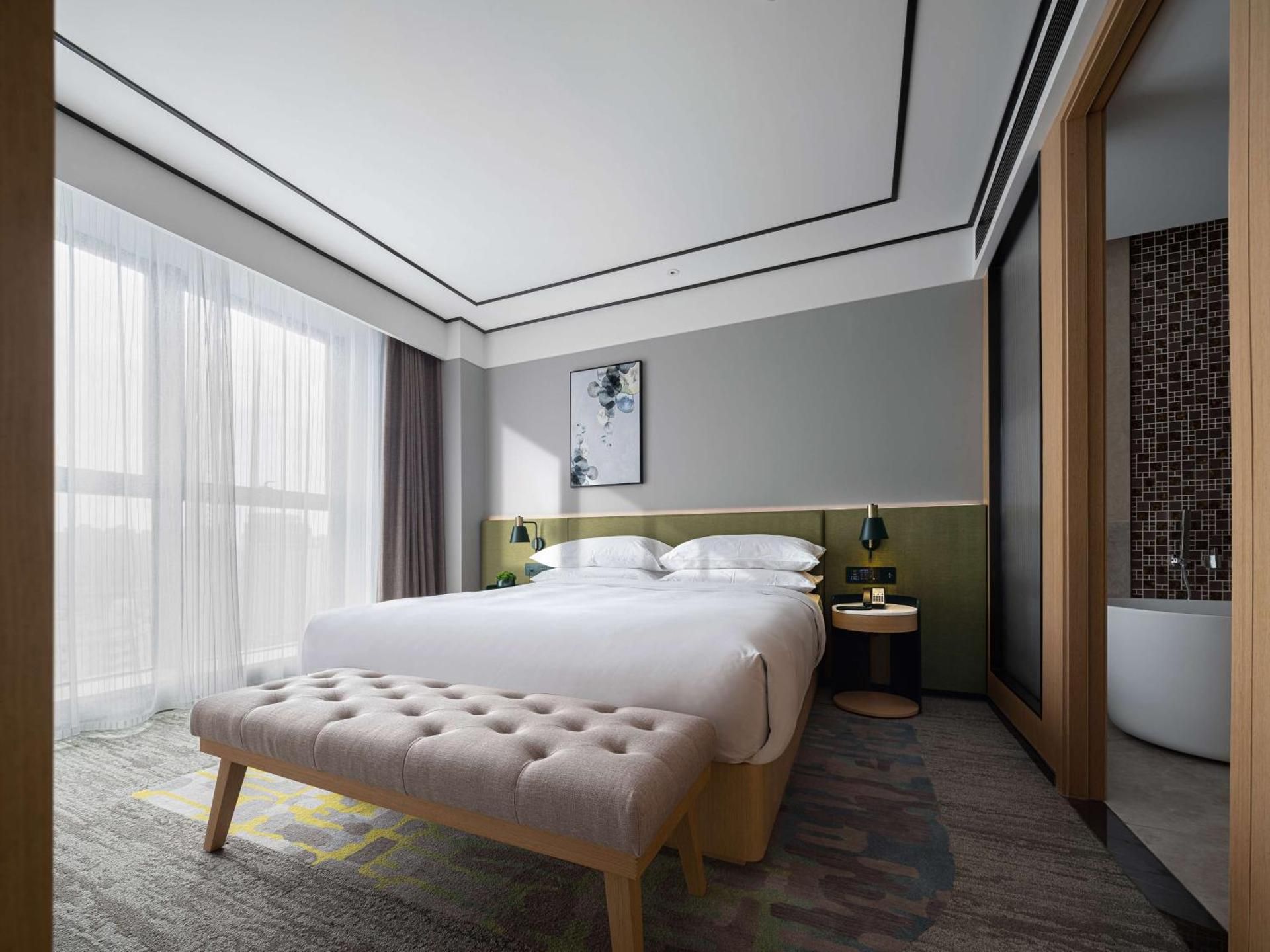 KING ONE BEDROOM SUITE