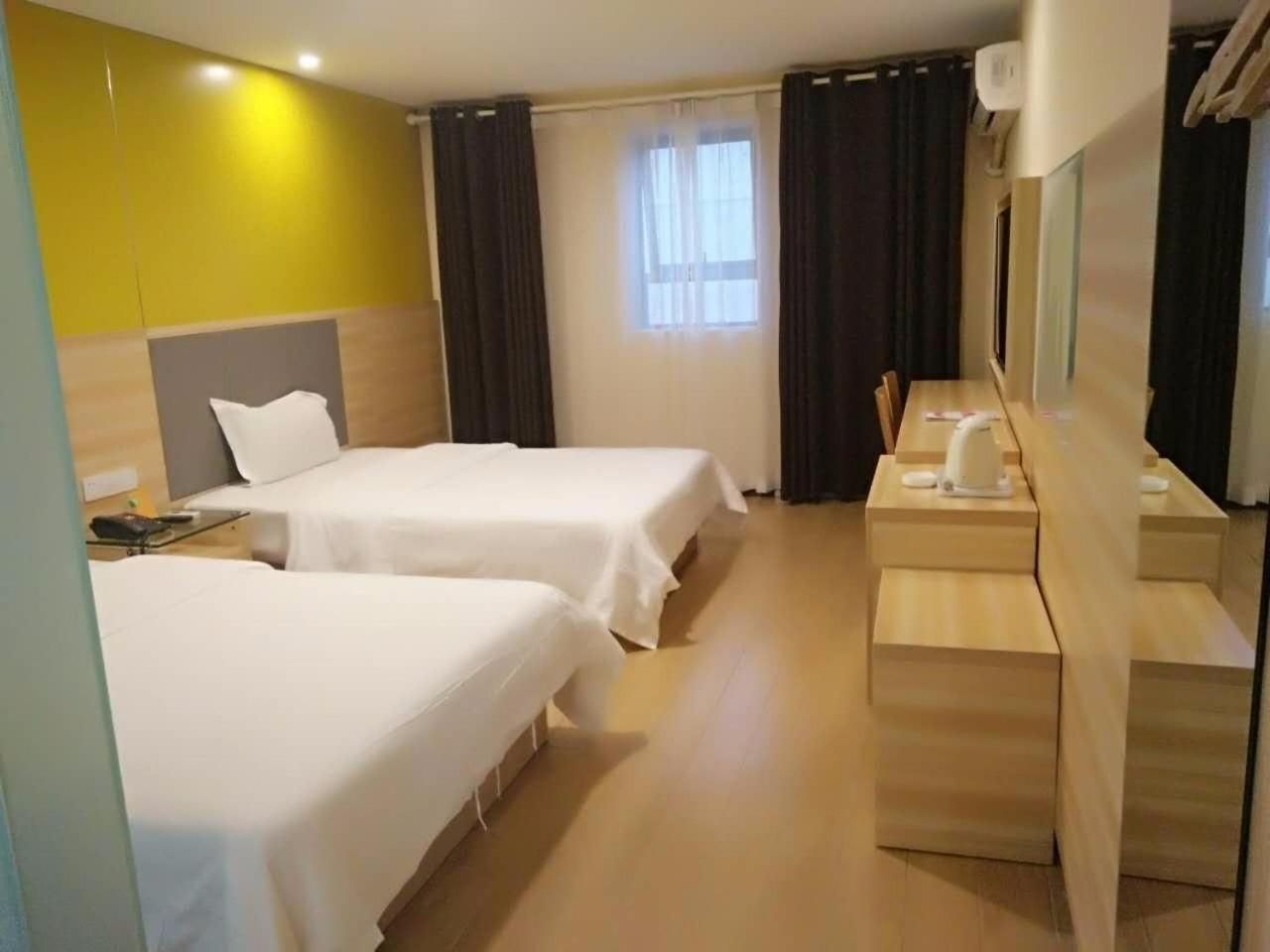 Comfortable Twin Room