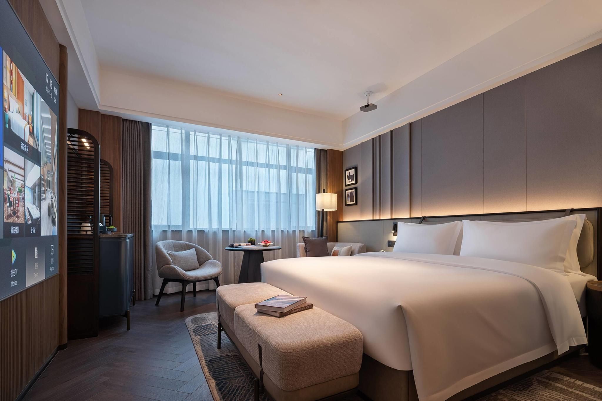 1 Queen Bed, Movie Room, Non-Smoking
