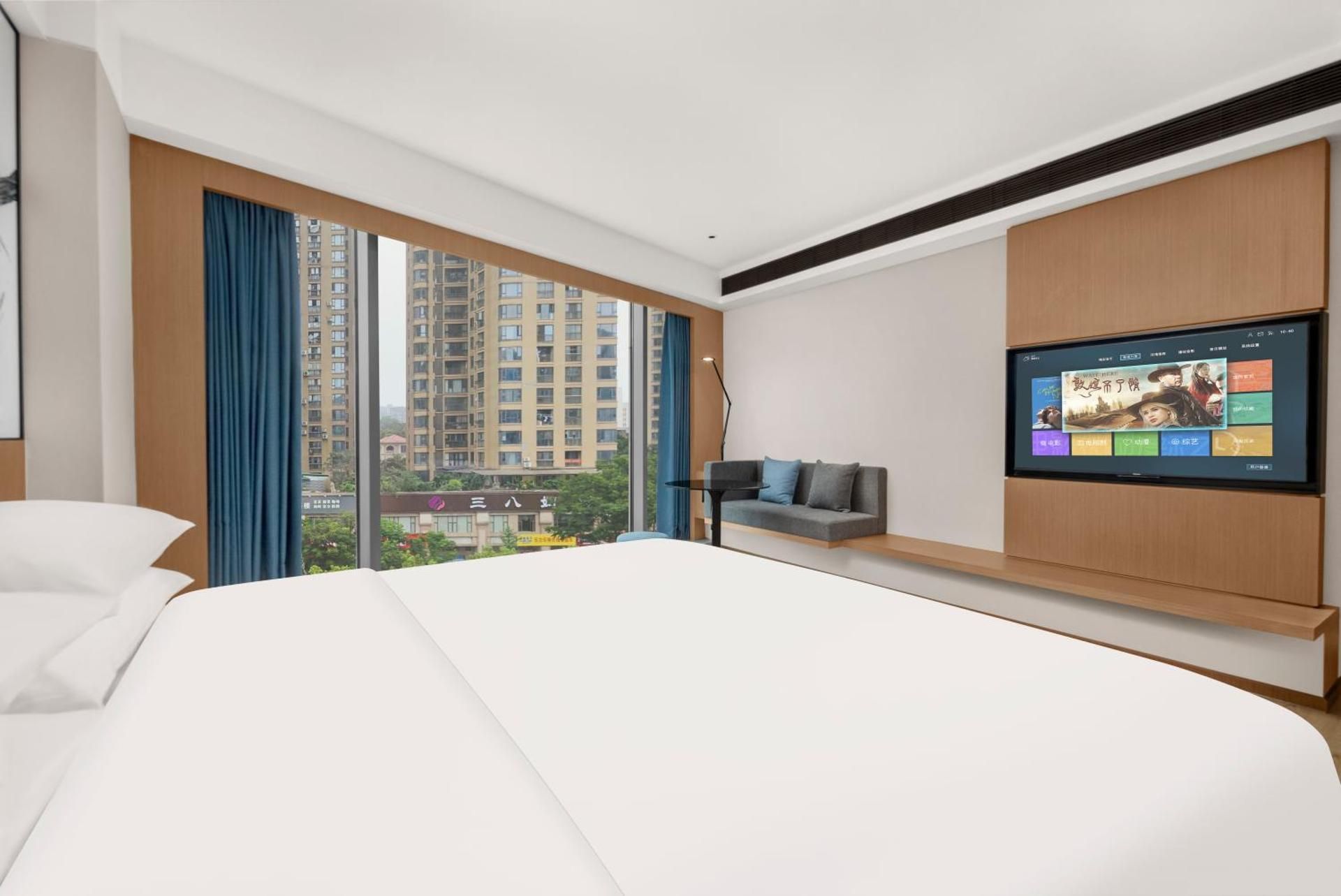 Superior, Guest room, 1 King, City view