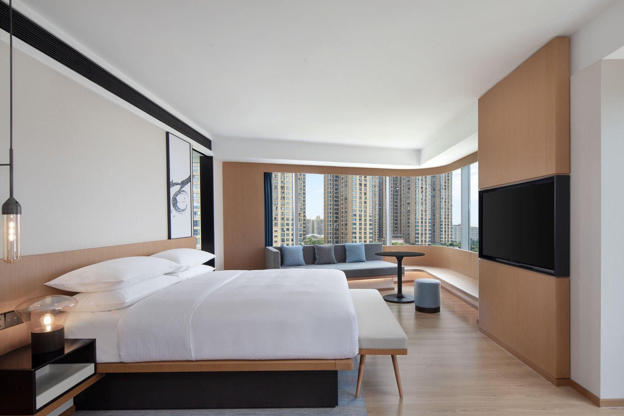 Superior, Guest room, 1 King, City view