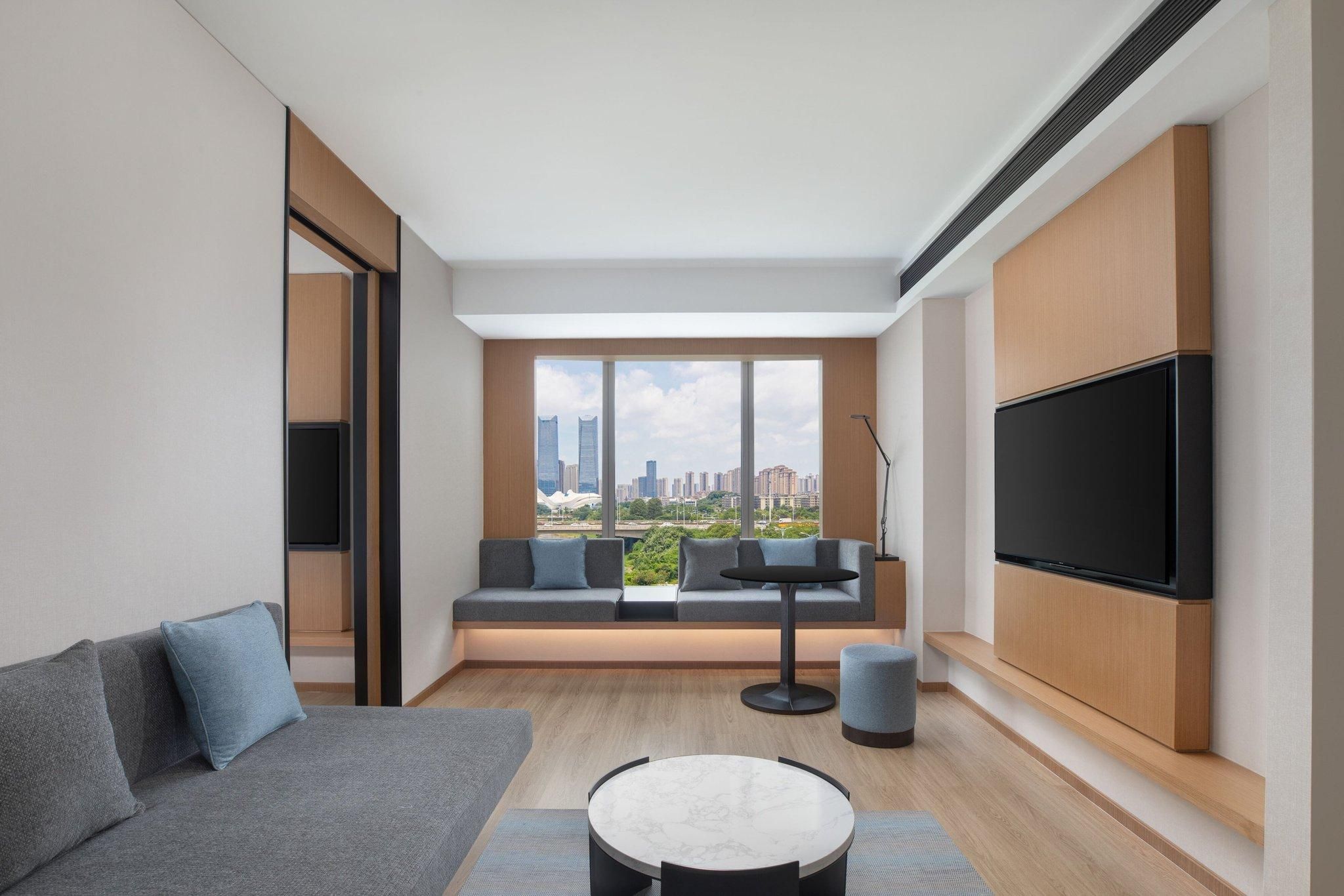 Grand Deluxe Suite, 1 Bedroom Suite, 1 King, Lake view