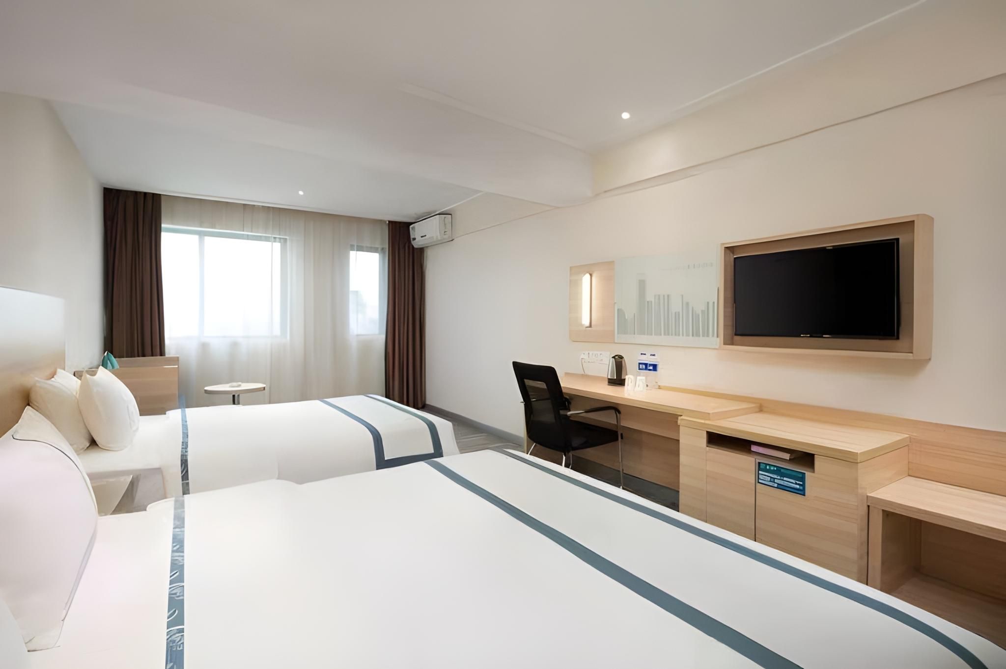Dossen - Family Room