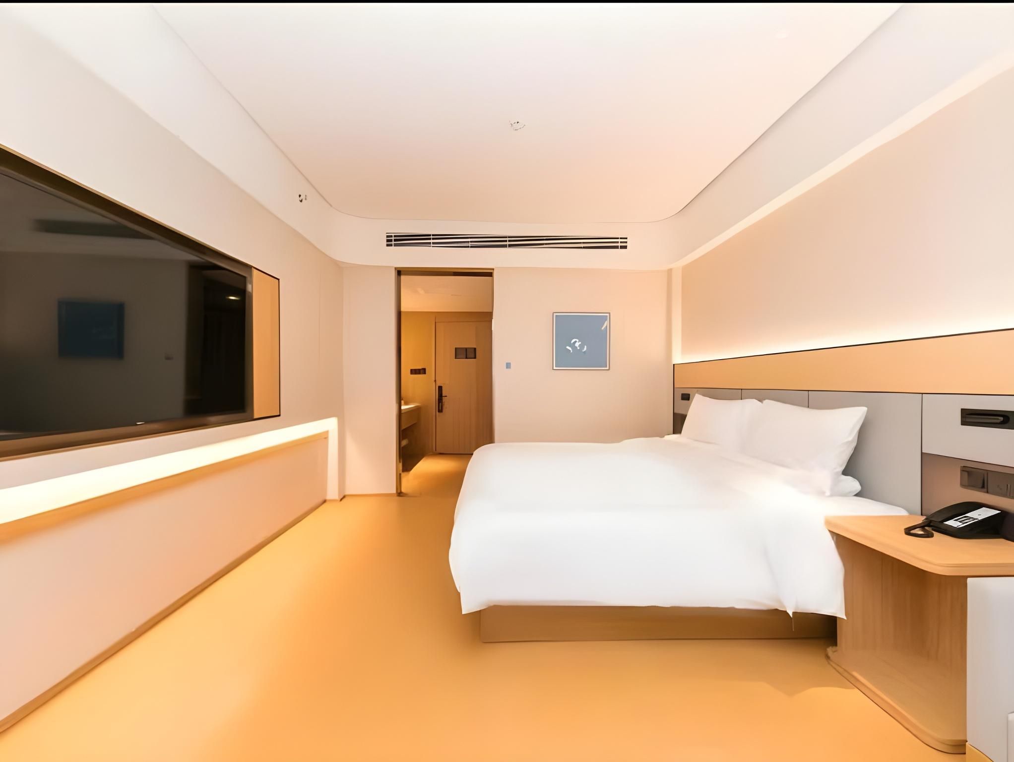 Business Queen Bed Room