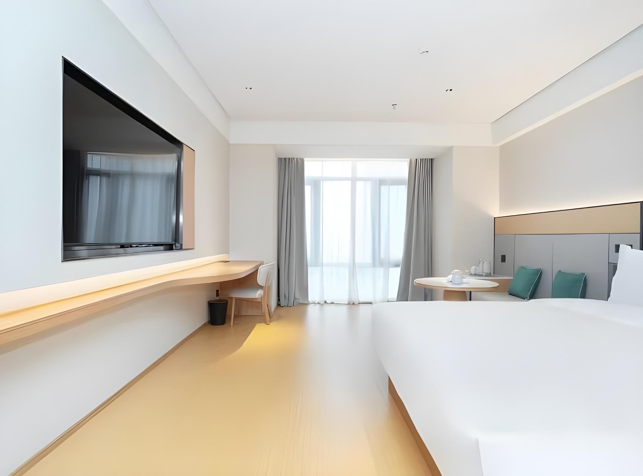 Huazhu - Deluxe Bed Room