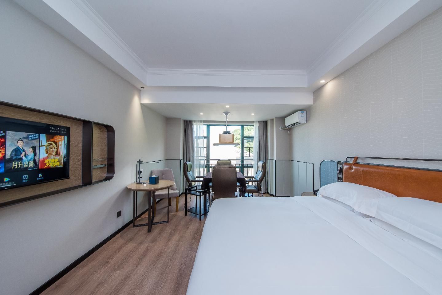 Dossen - Executive Bed Room