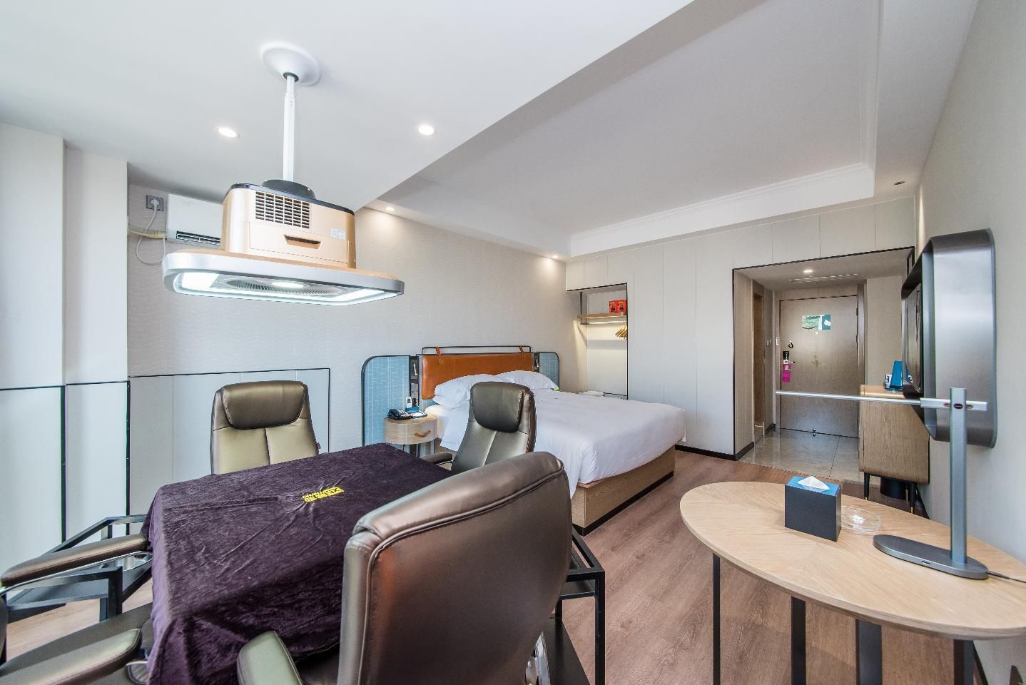 Dossen - Executive Bed Room