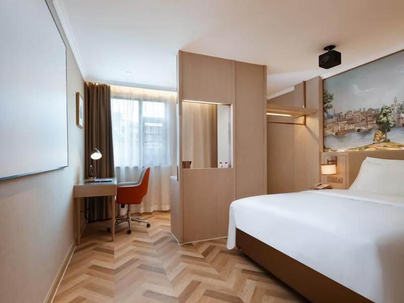 Romantic Double Room