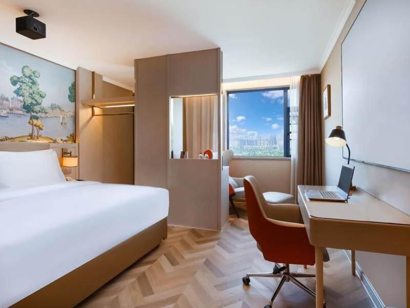 Double Room with Audio