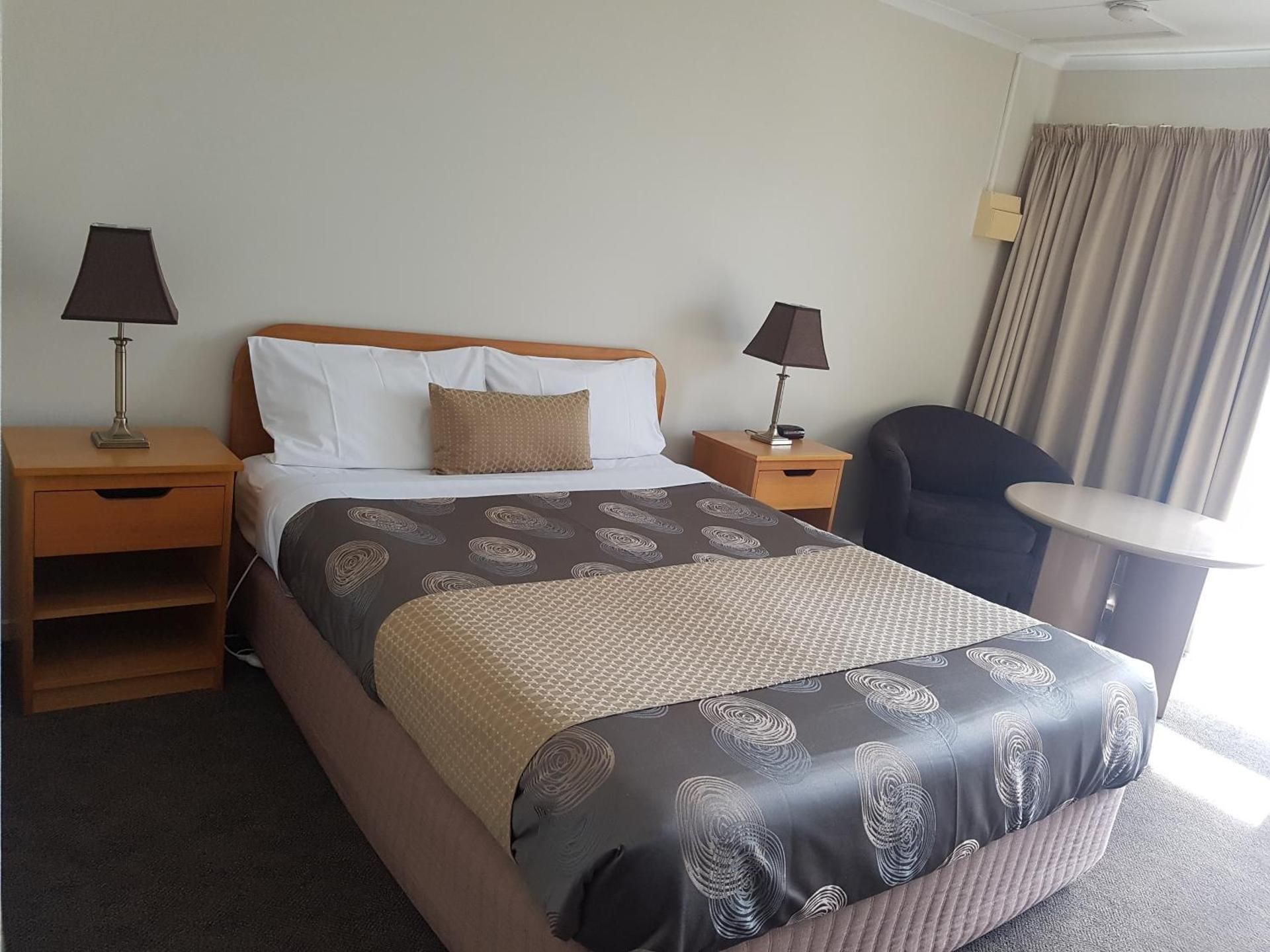 Standard Queen Room