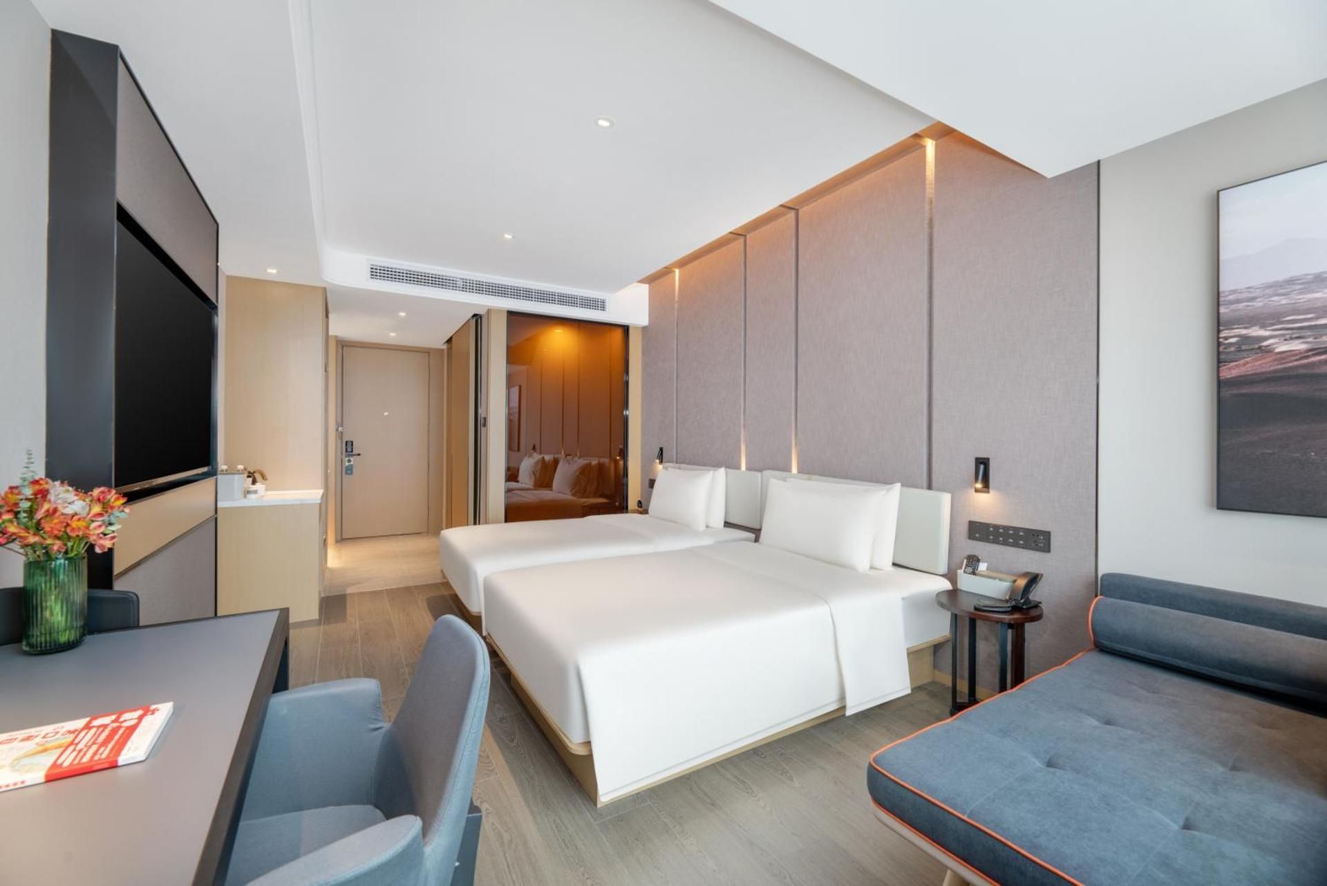 Superior Twin Room With View