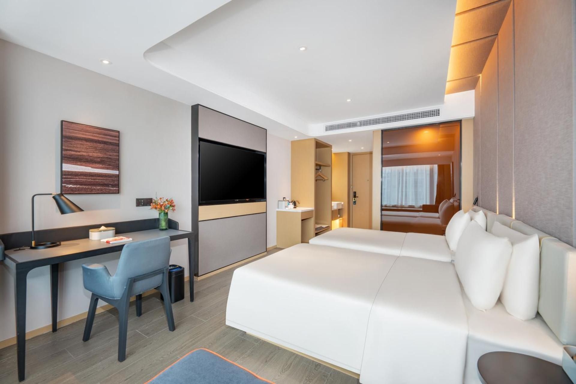 Superior Twin Room With View
