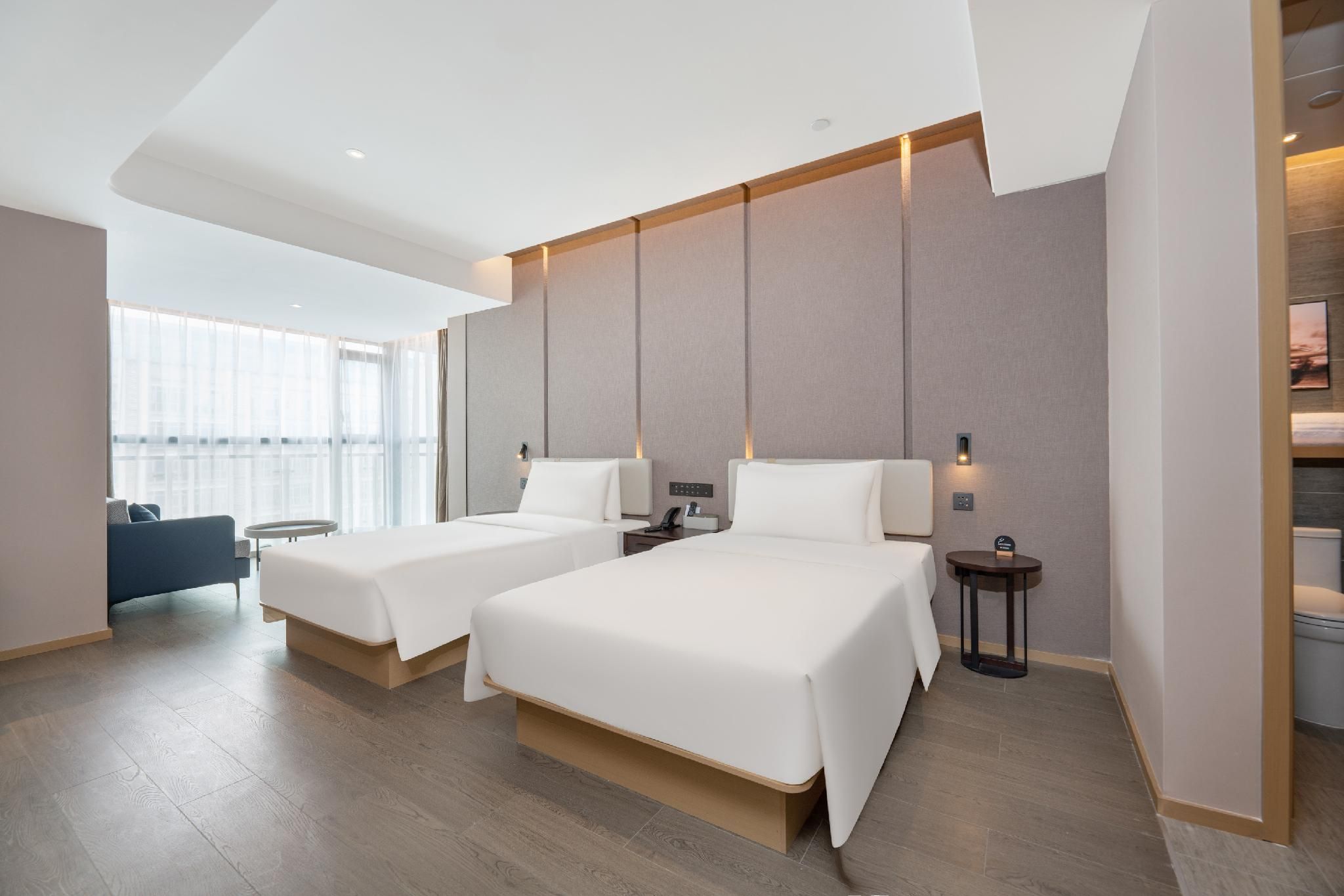 Executive Twin Room with Balcony
