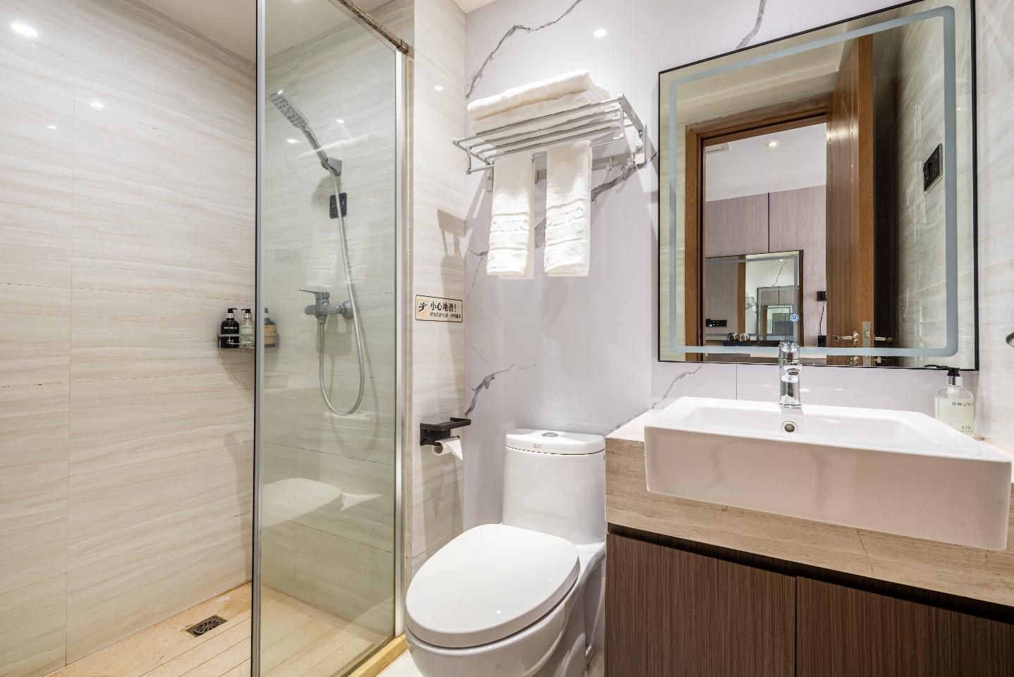 Dossen - Deluxe Bed Room