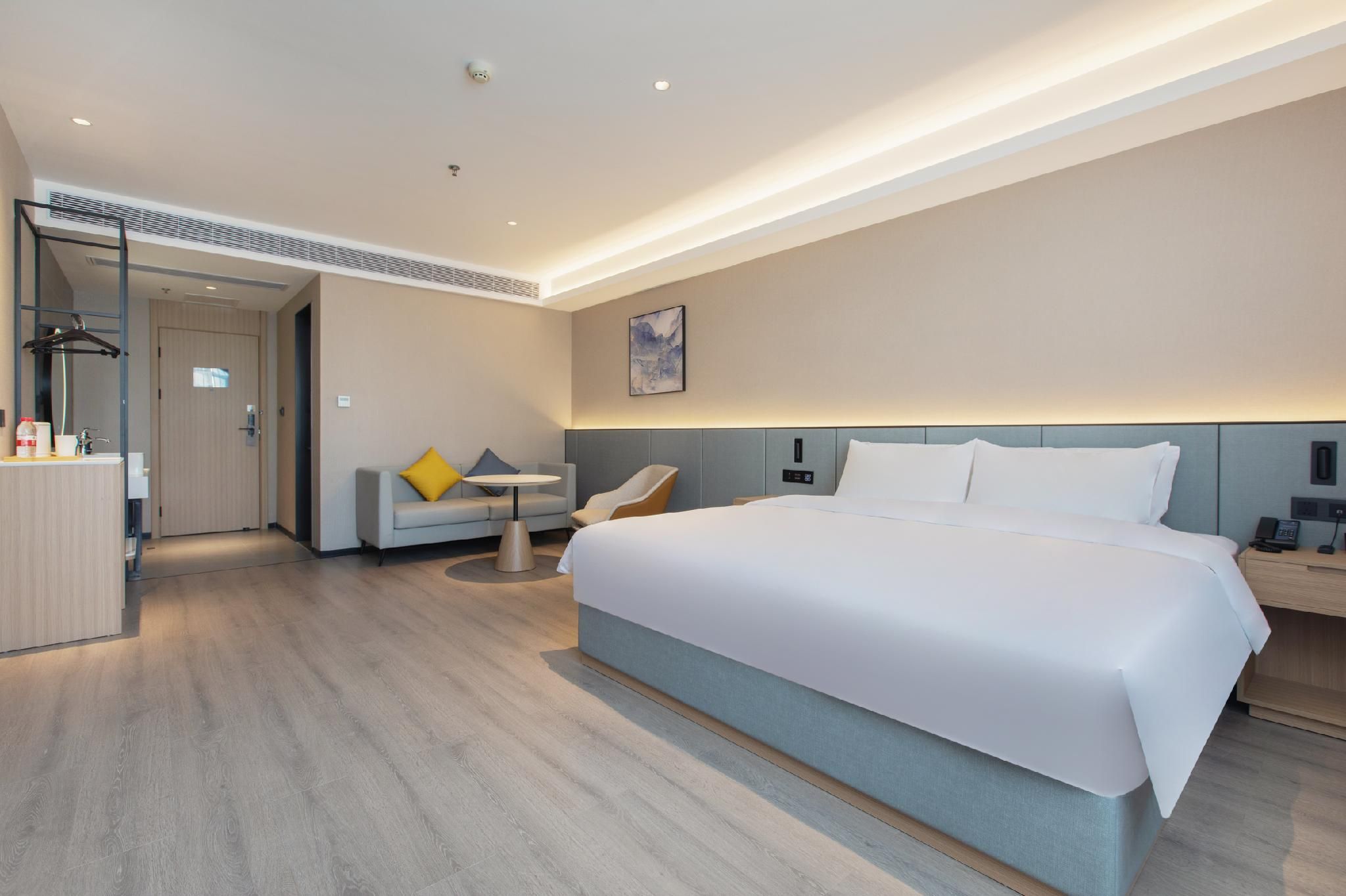 Business Queen Bed Room