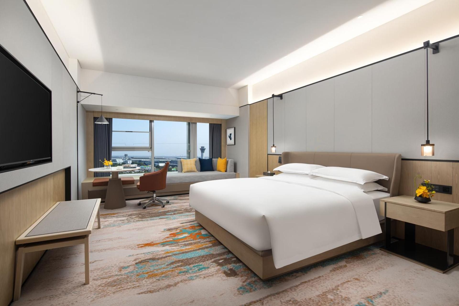 Grand King Room with City View
