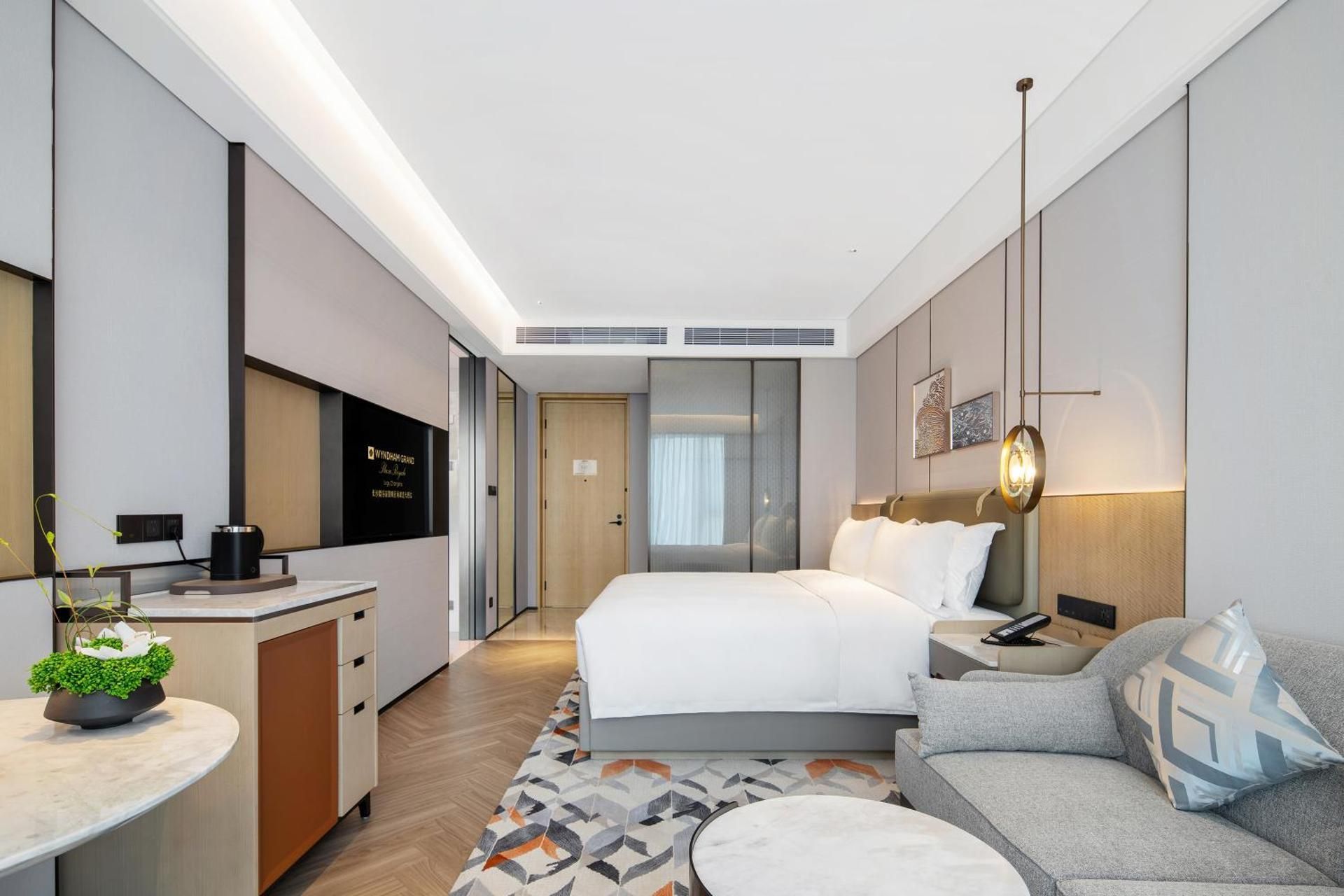 Deluxe King Room