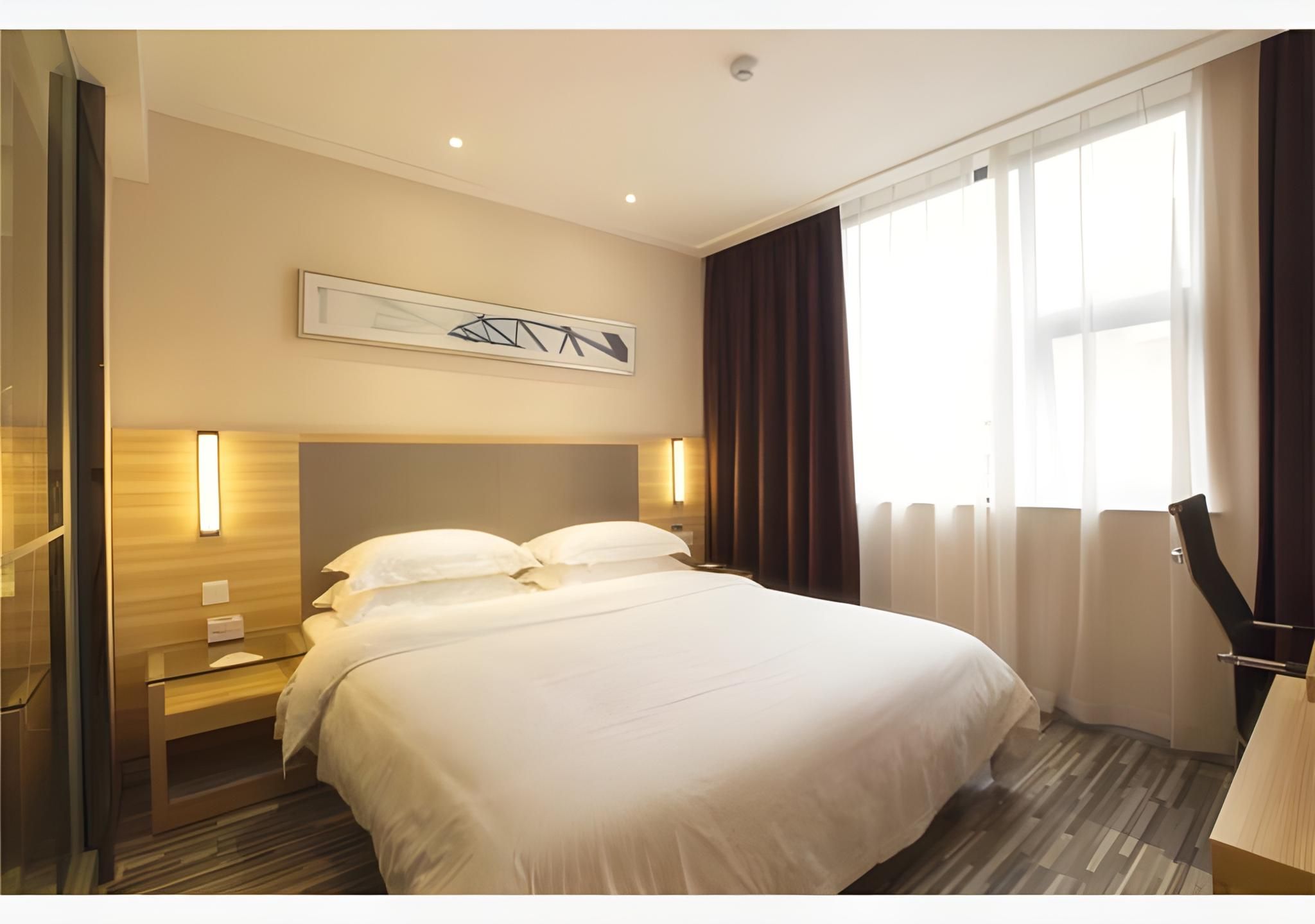 Business Queen Room