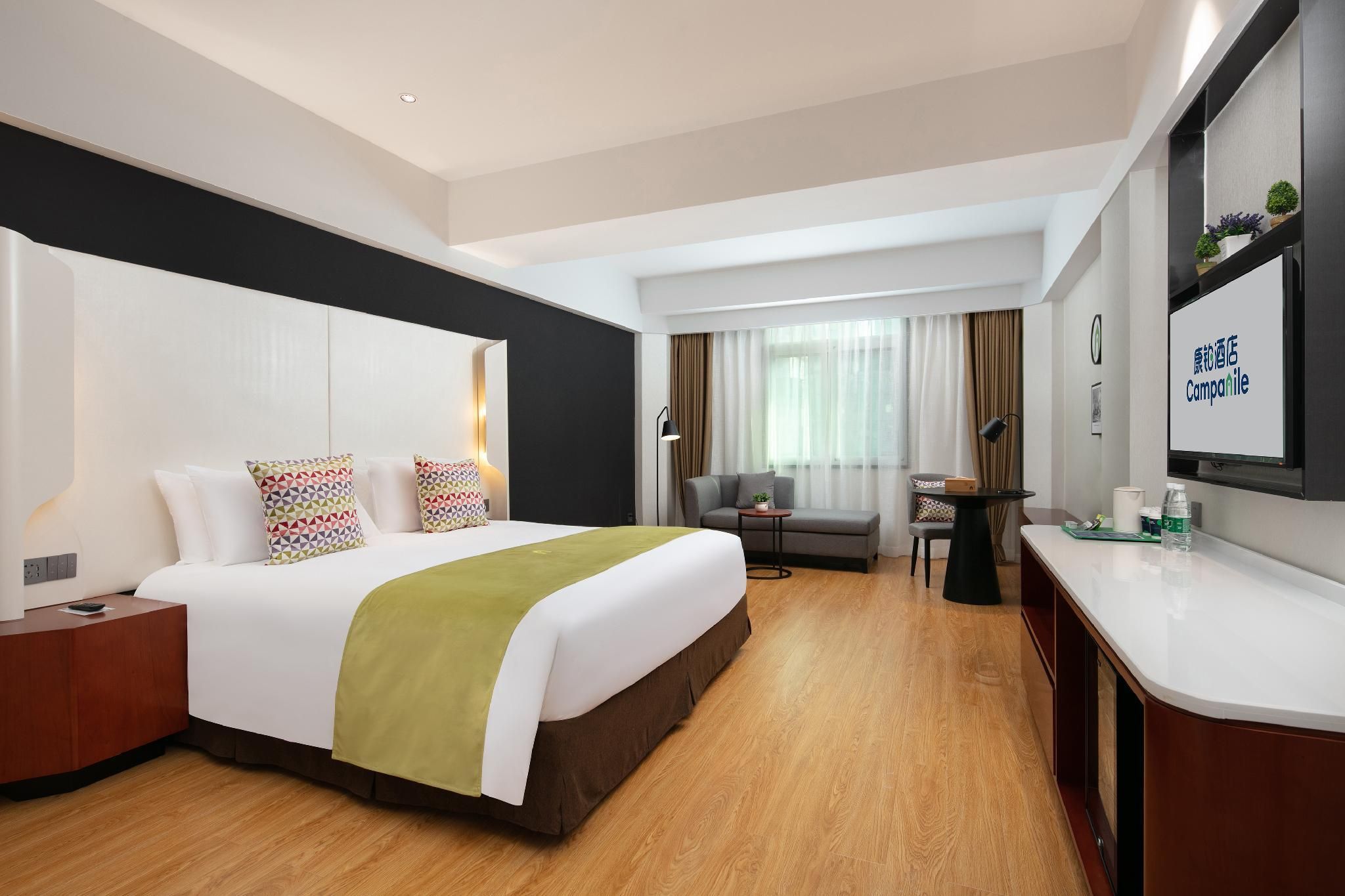 1 King Bed Superior