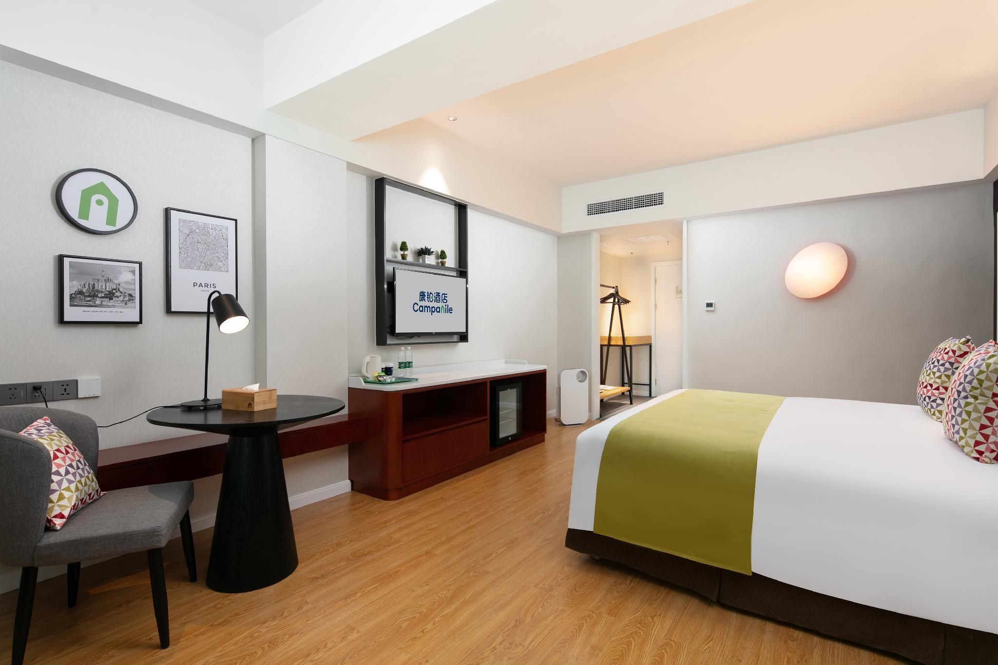 1 King Bed Superior