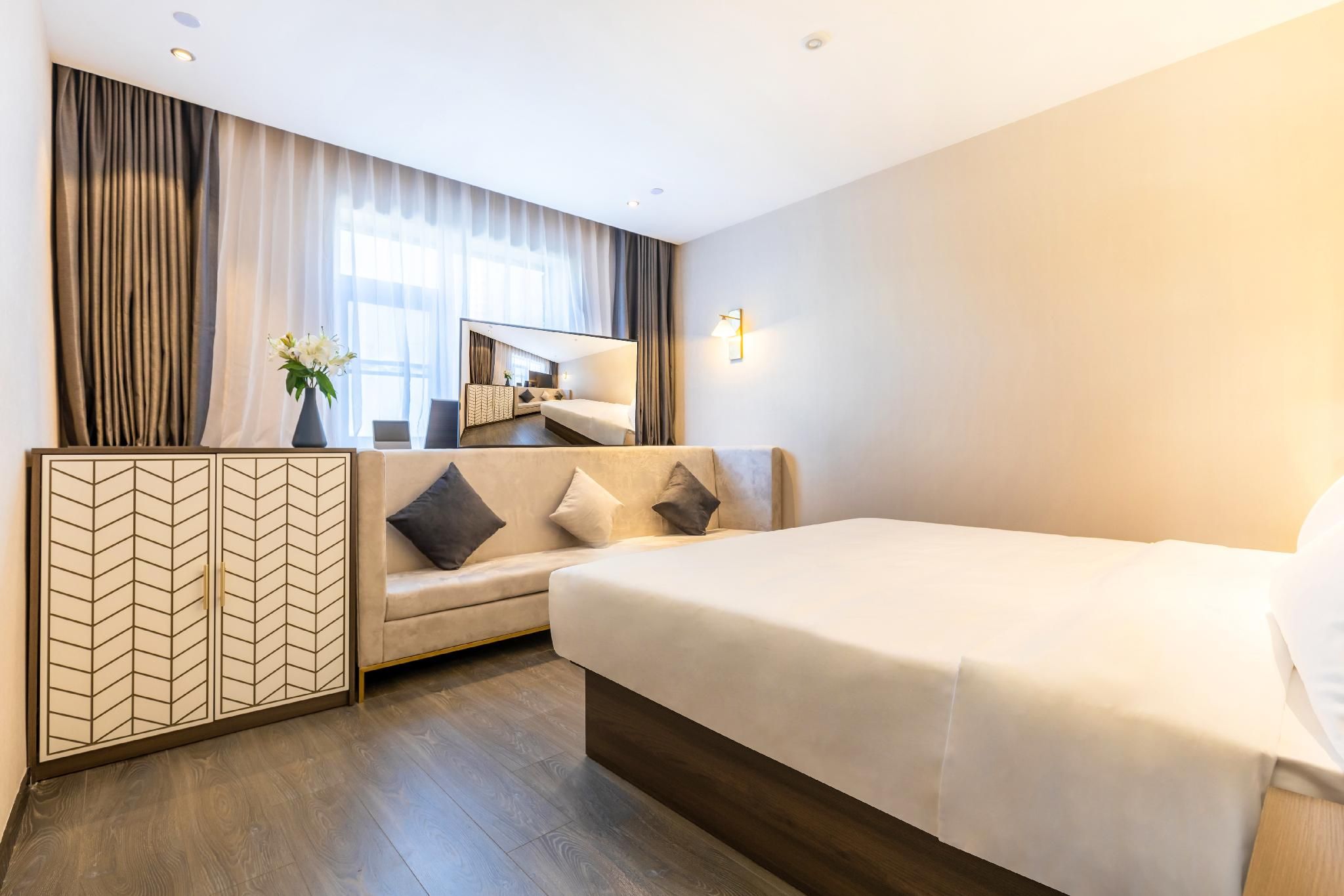 Business Queen Bed Room