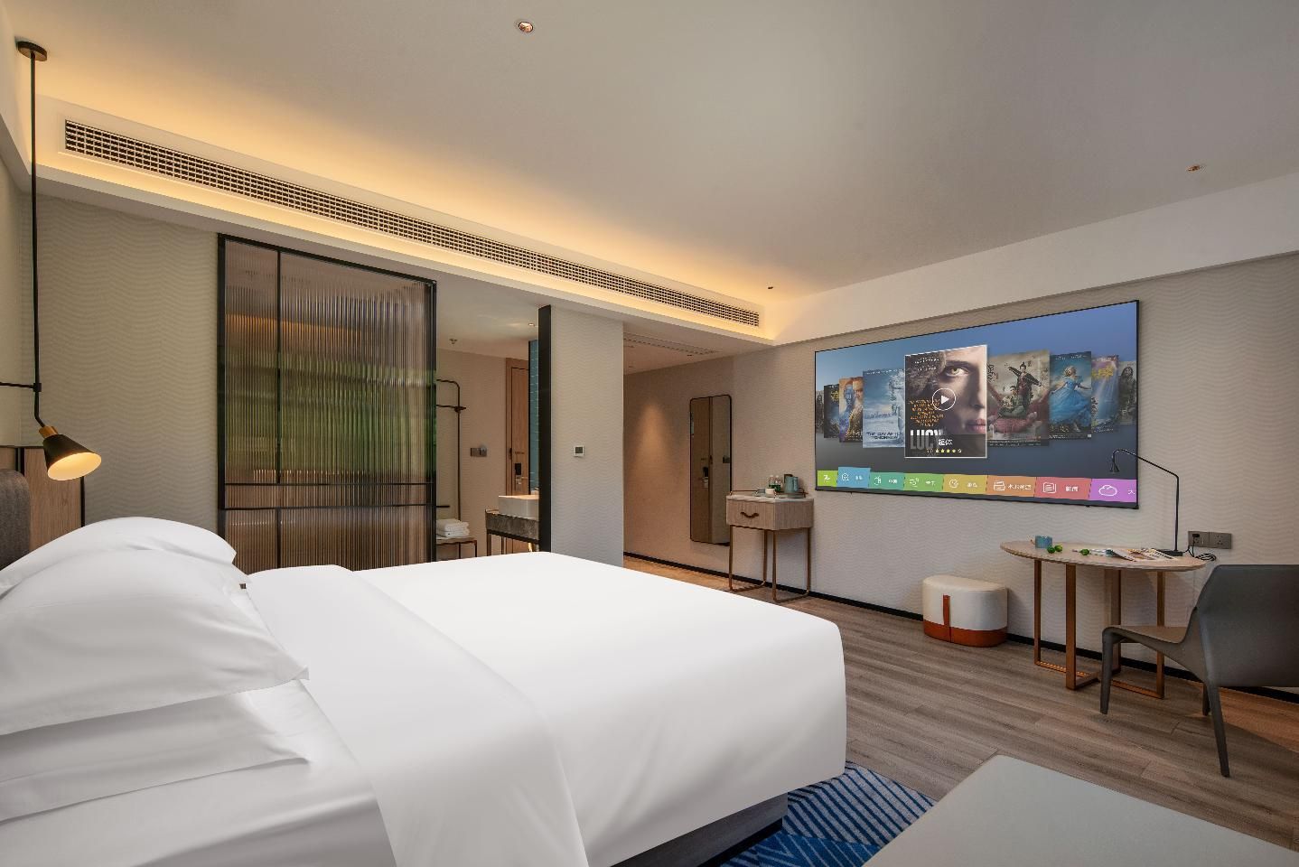 Superior Cinema Queen Room