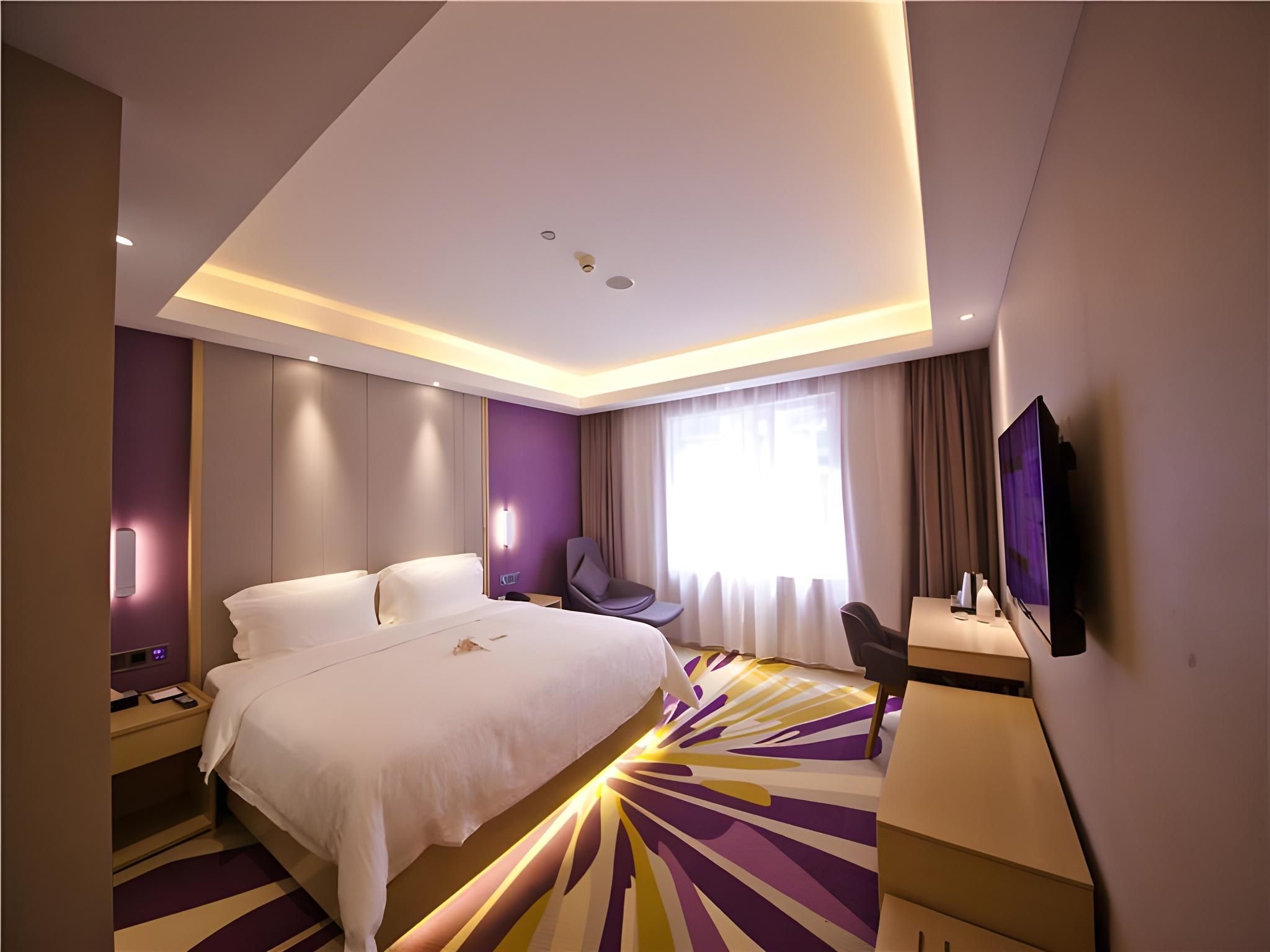 Business Queen Room