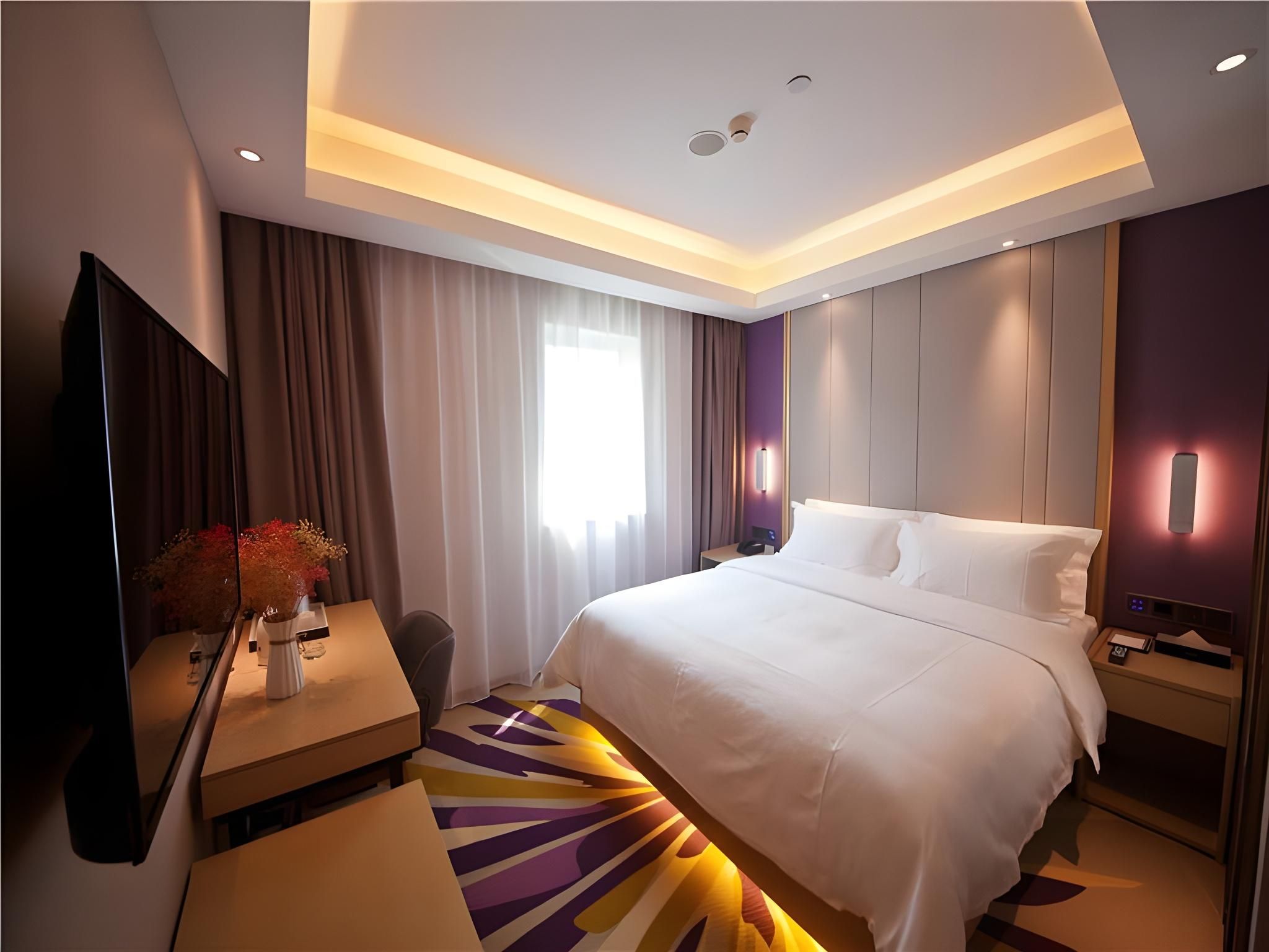 Business Queen Room