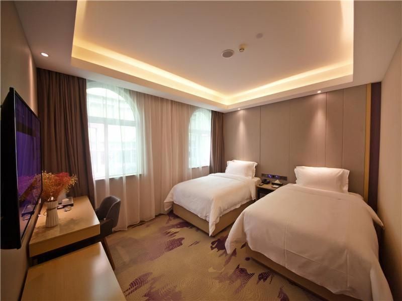 Twin Deluxe Room