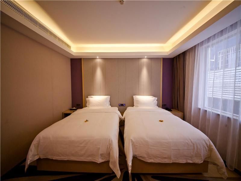 Twin Deluxe Room
