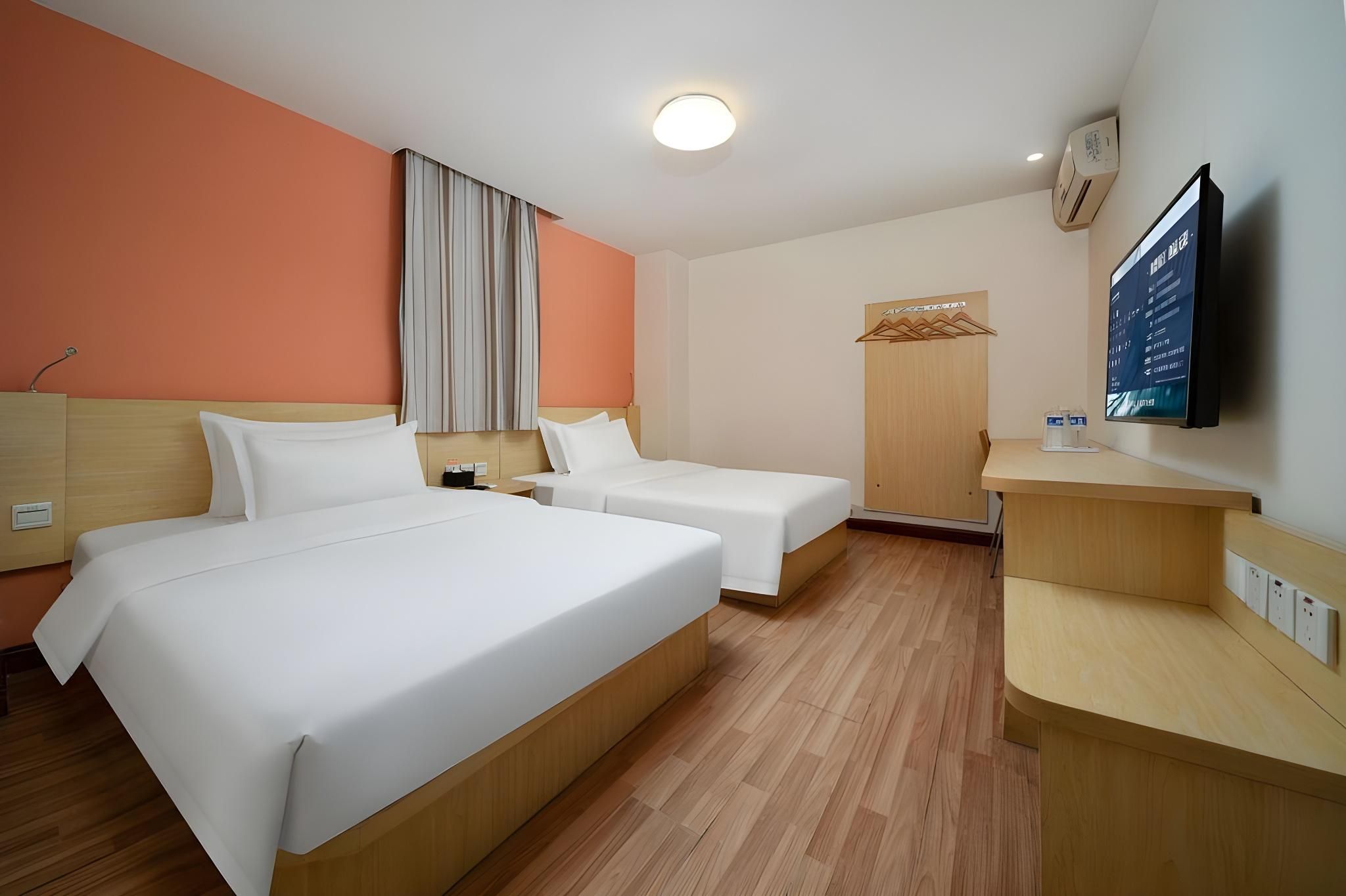 Economy Room