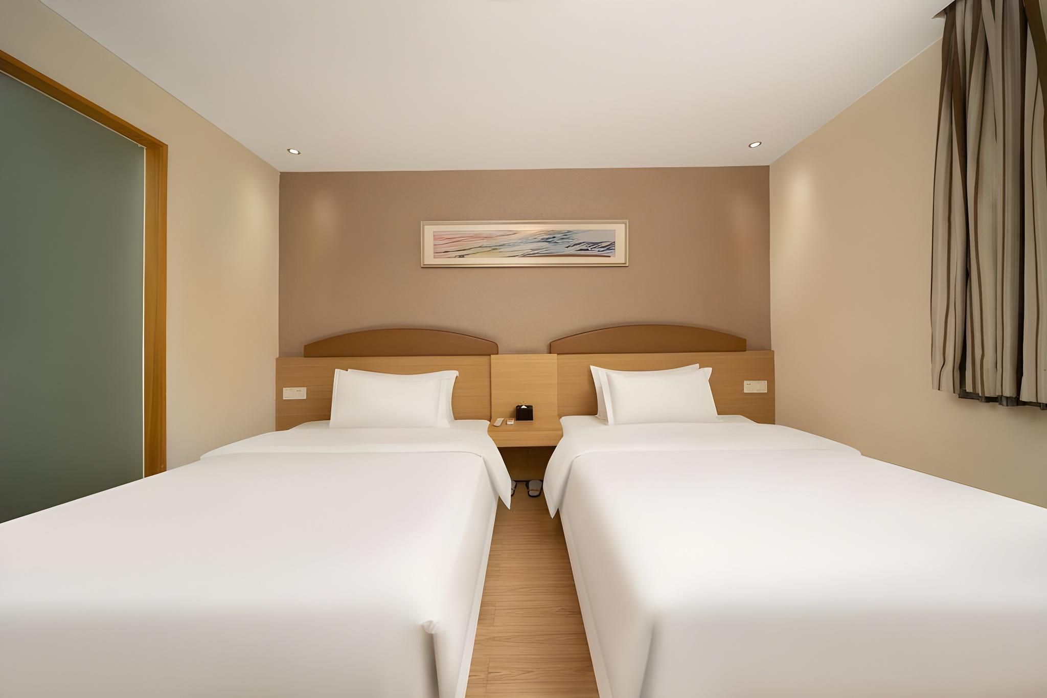 2 Bed Twin Superior Room