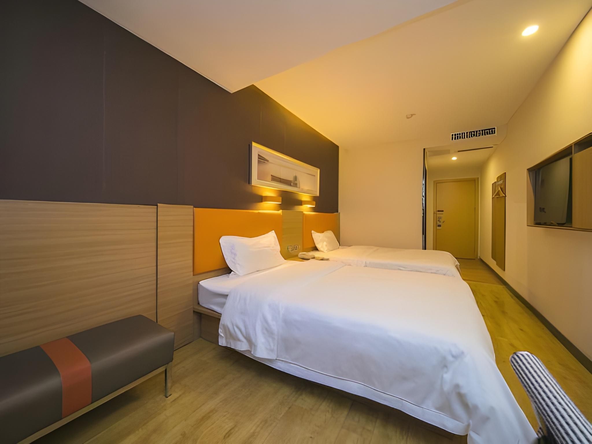 Featured Twin Room