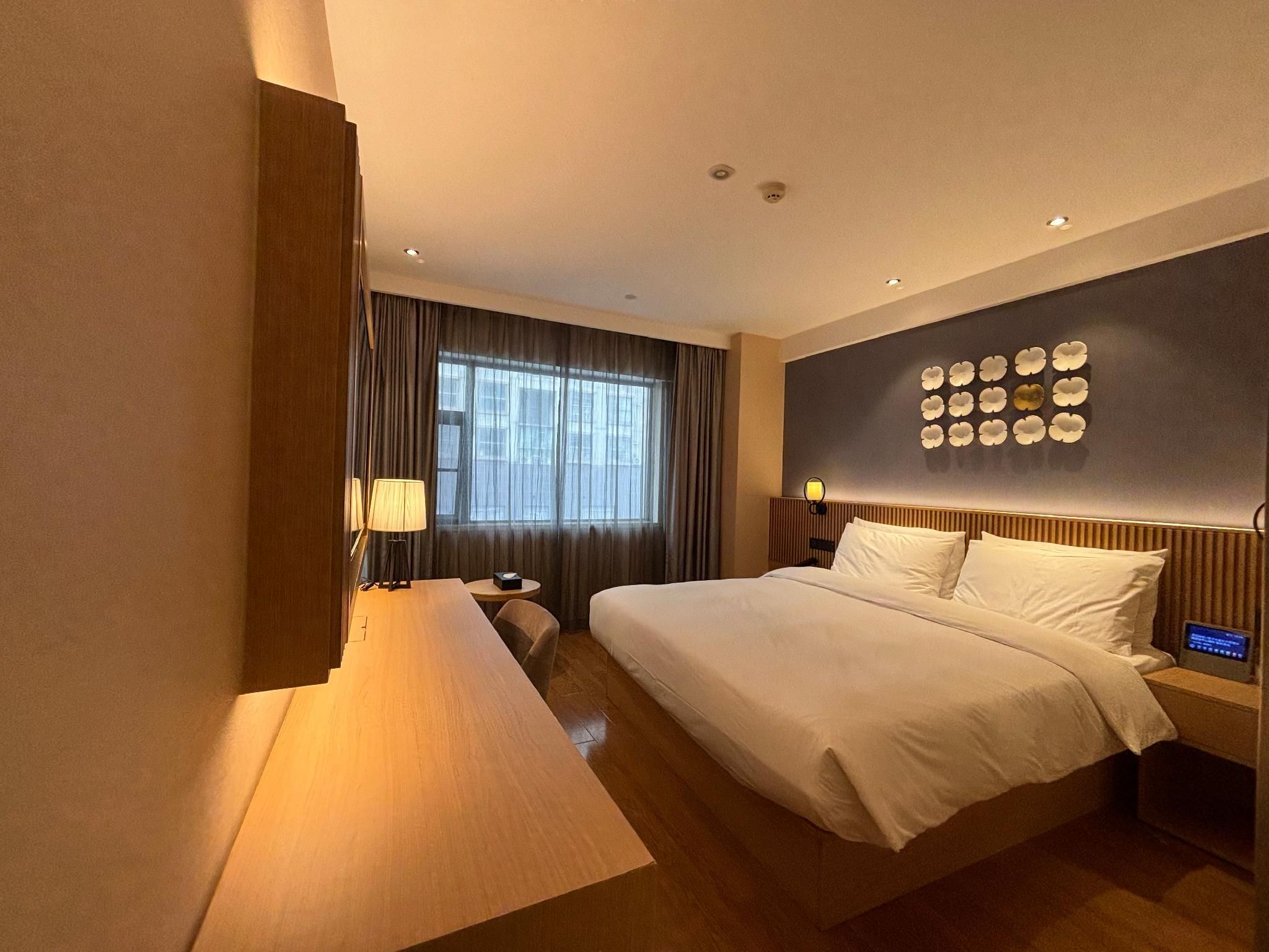 Business Queen Bed Room