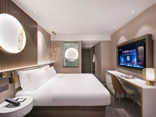 Huazhu - Deluxe Bed Room