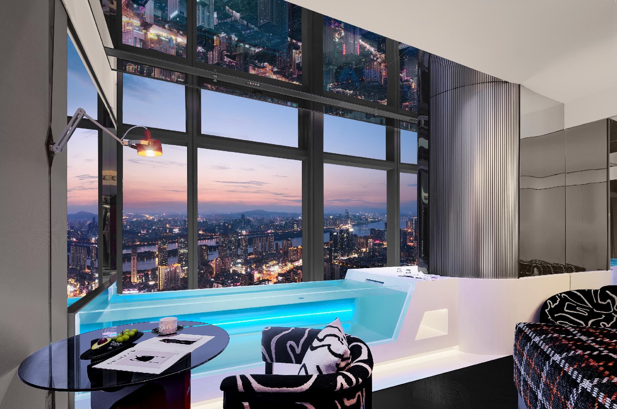 City View King Room - Extra Large Bathtub