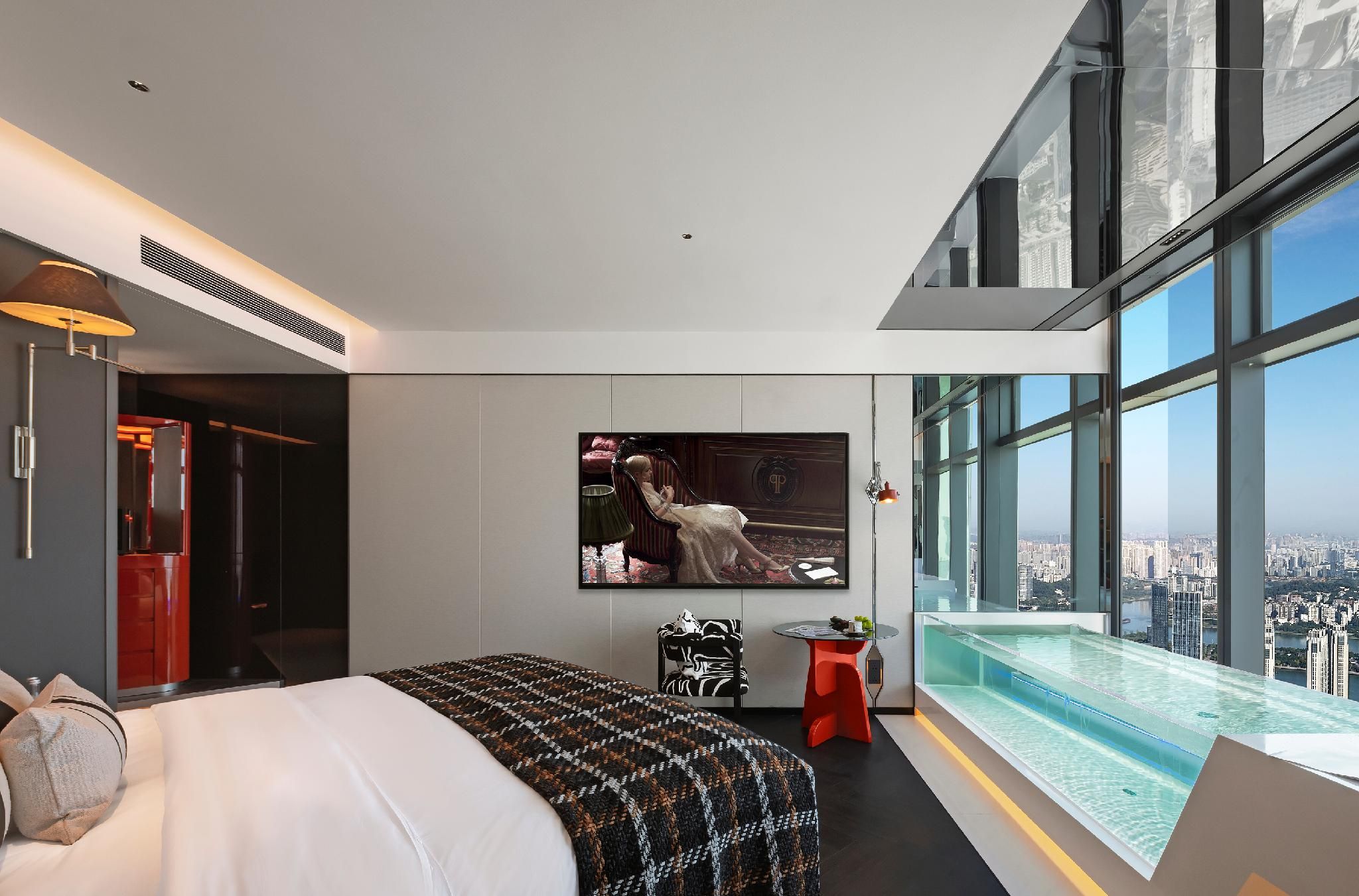 City View King Room - Extra Large Bathtub