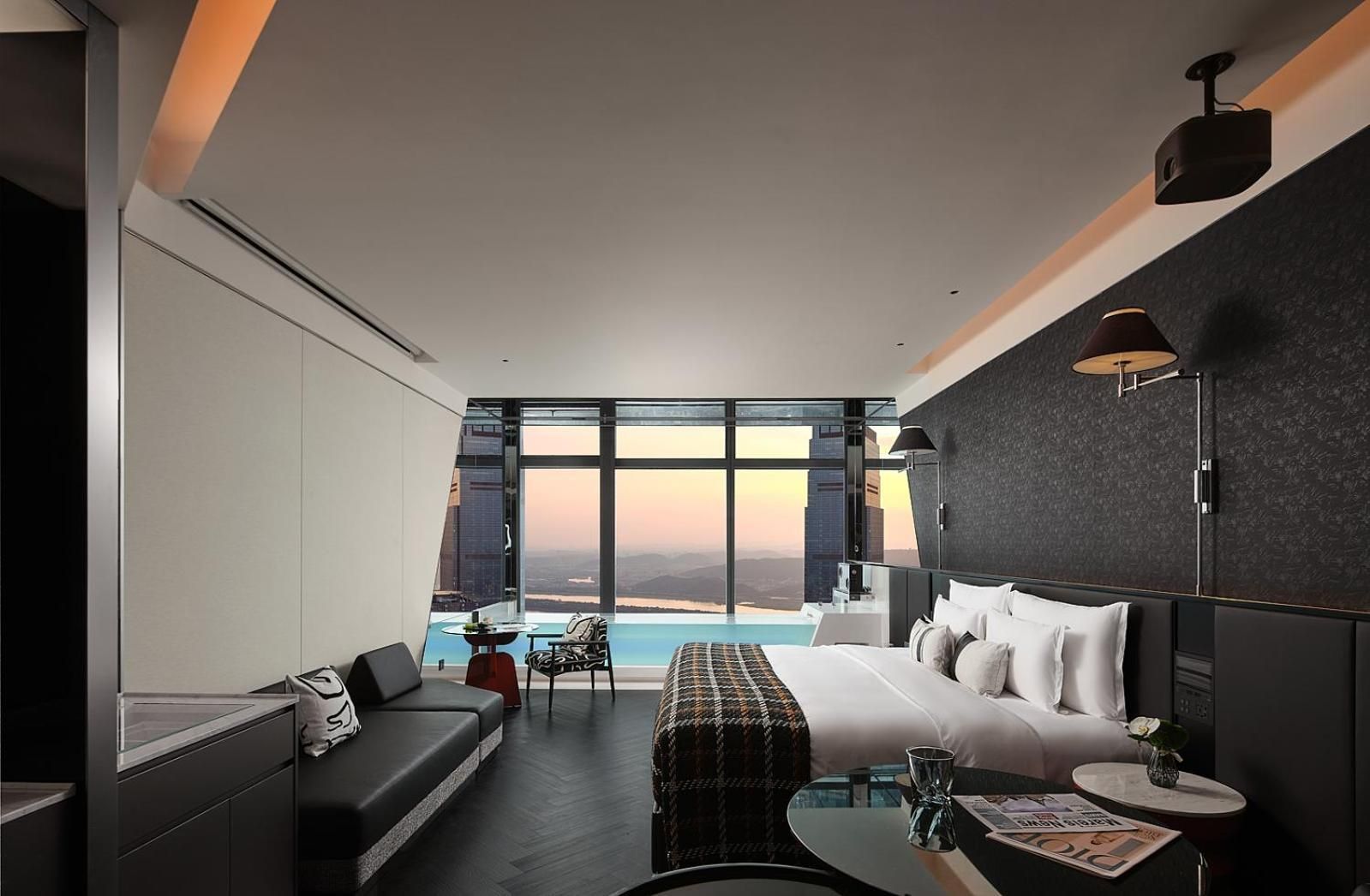 180° River View King Room With Bathtub