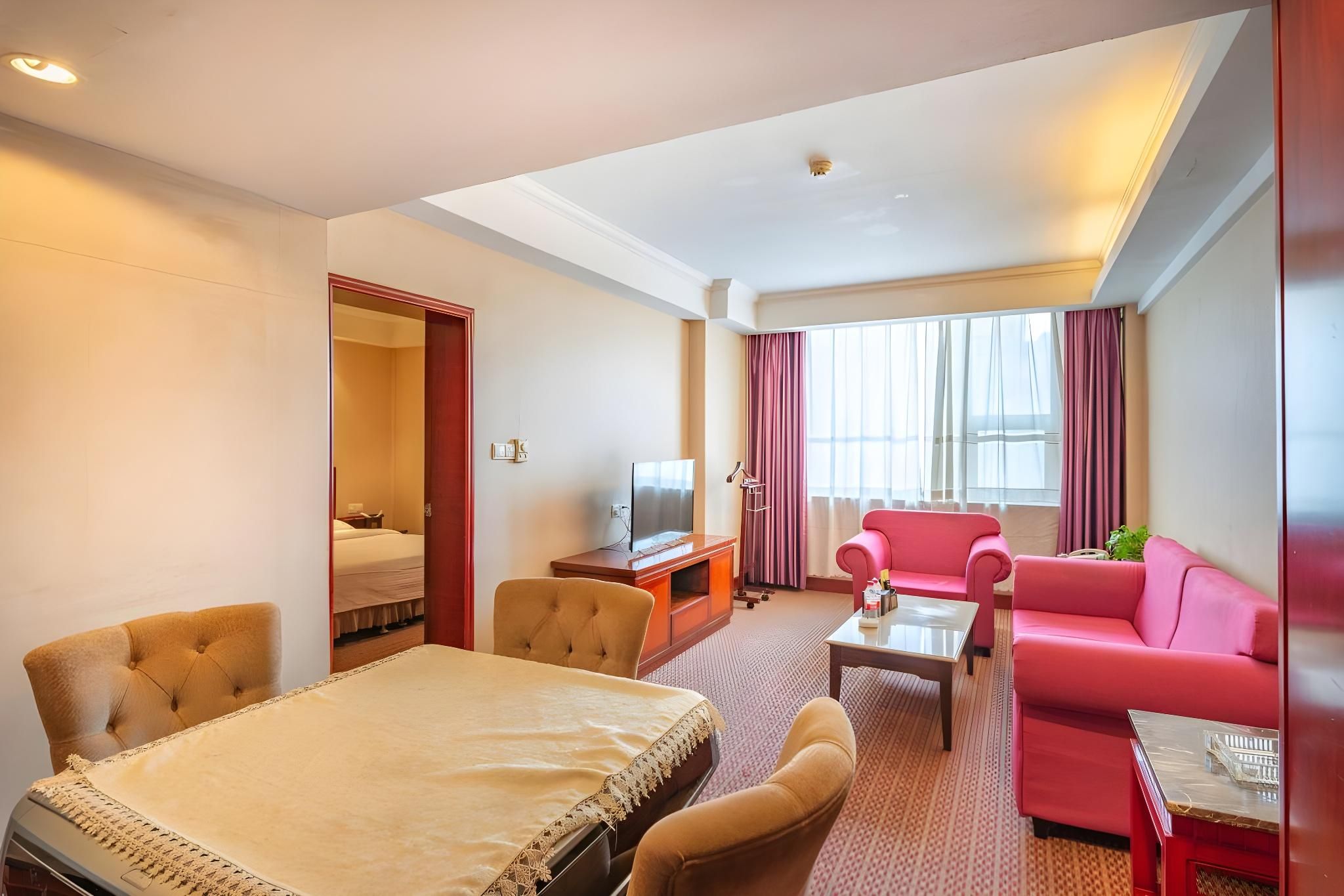 Deluxe Suite
