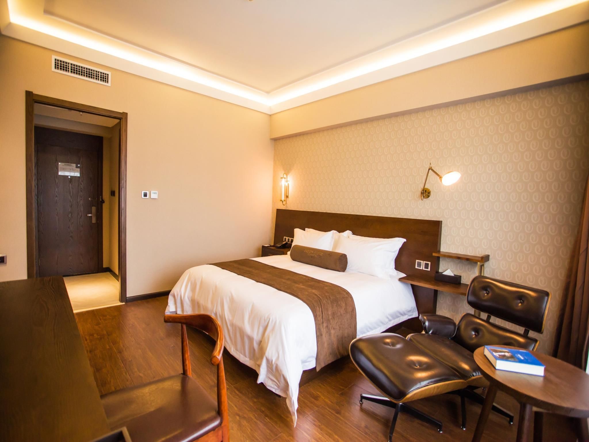 James Joyce - Chunxiang Bed Room