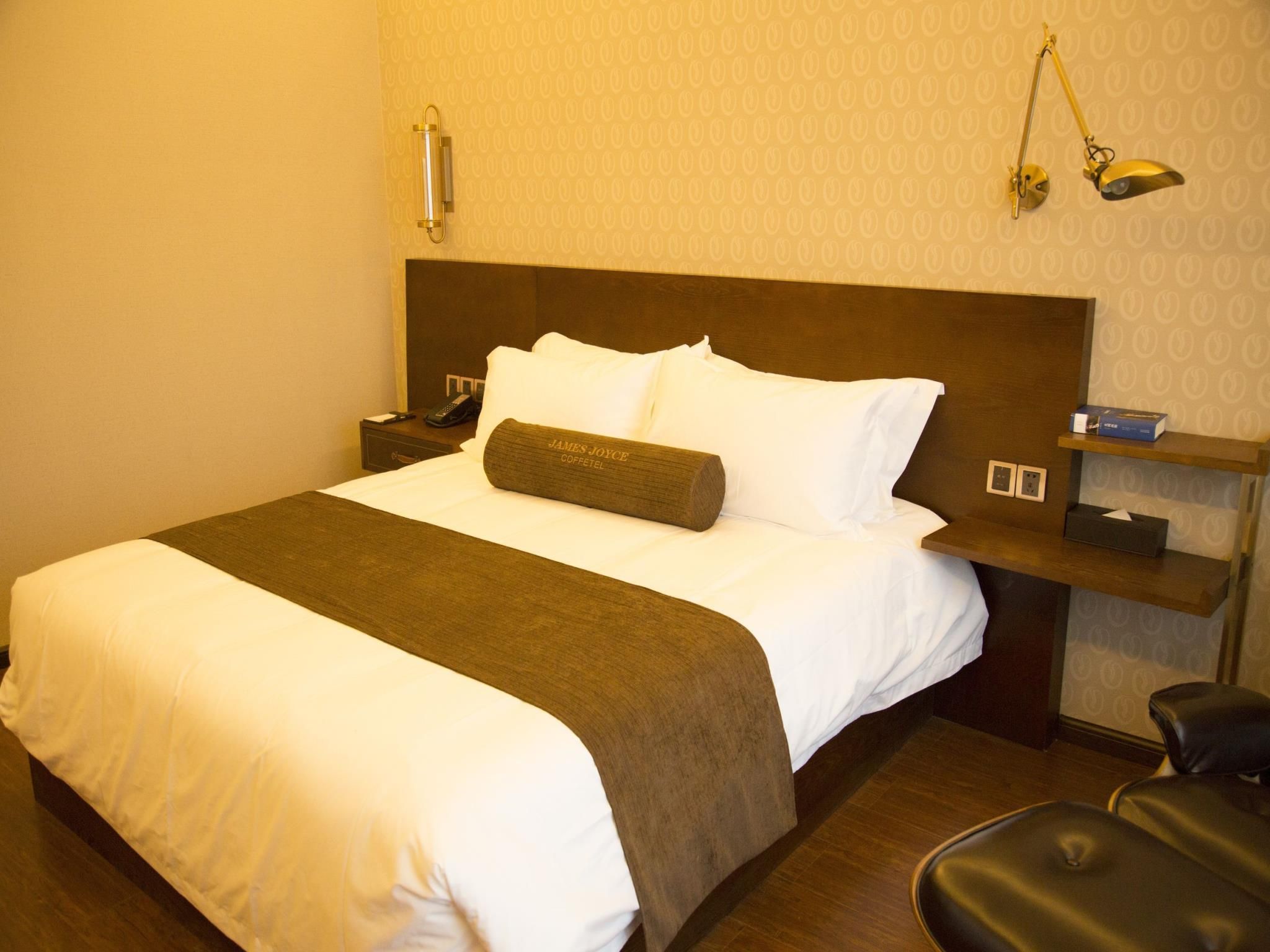 James Joyce - Chunxiang Lifestyle Room