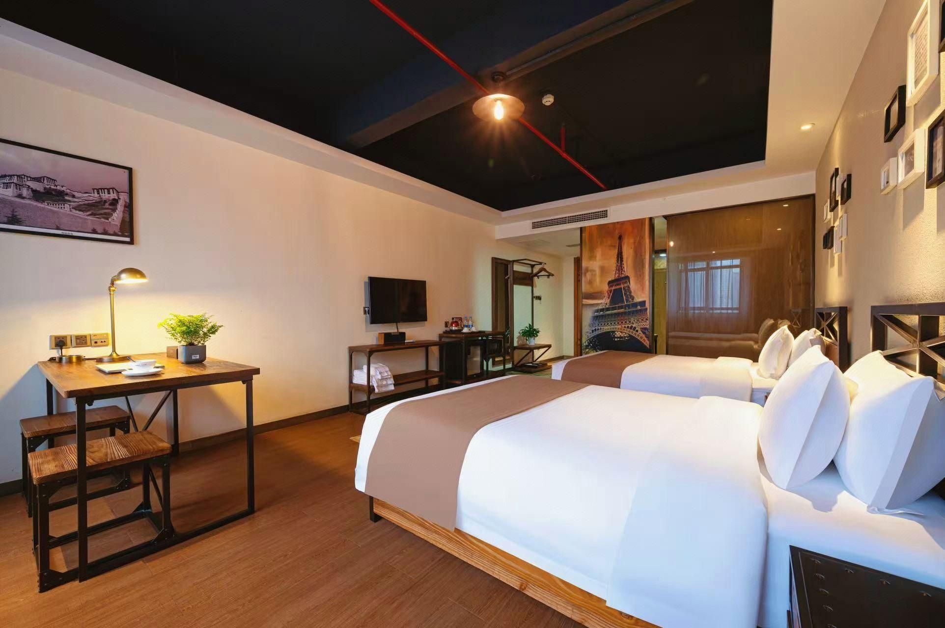 Standard Twin Room