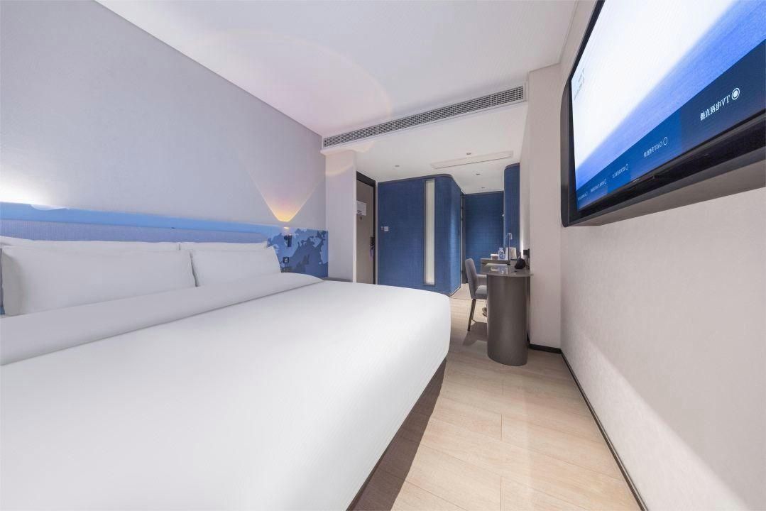 Select King Room