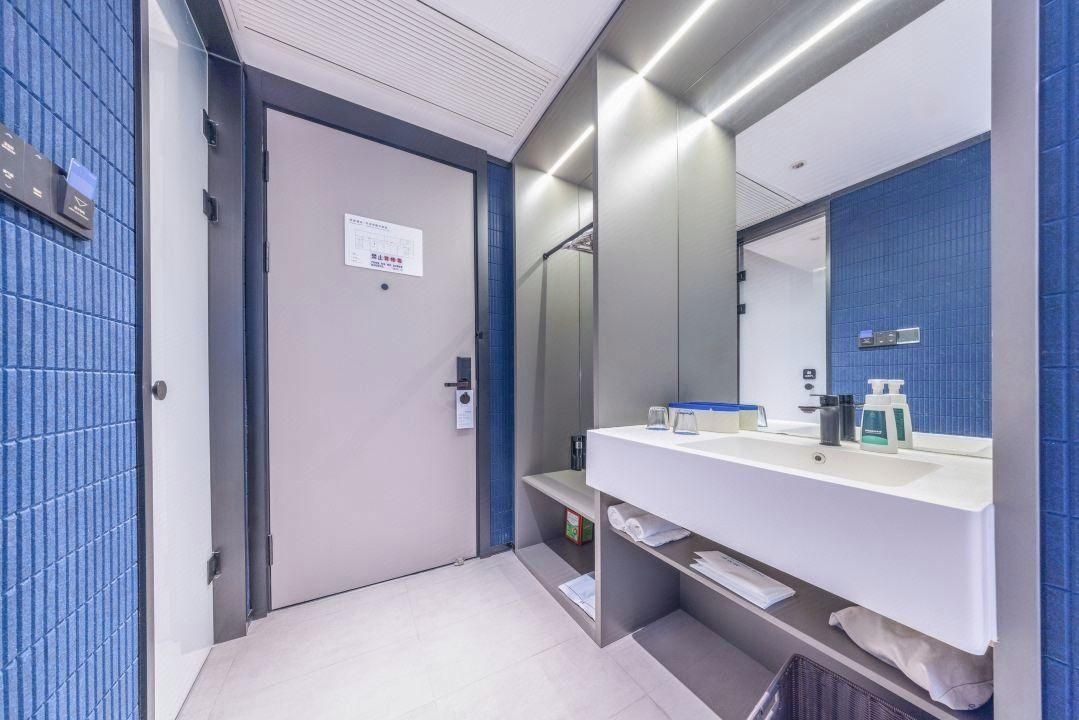 Select King Room