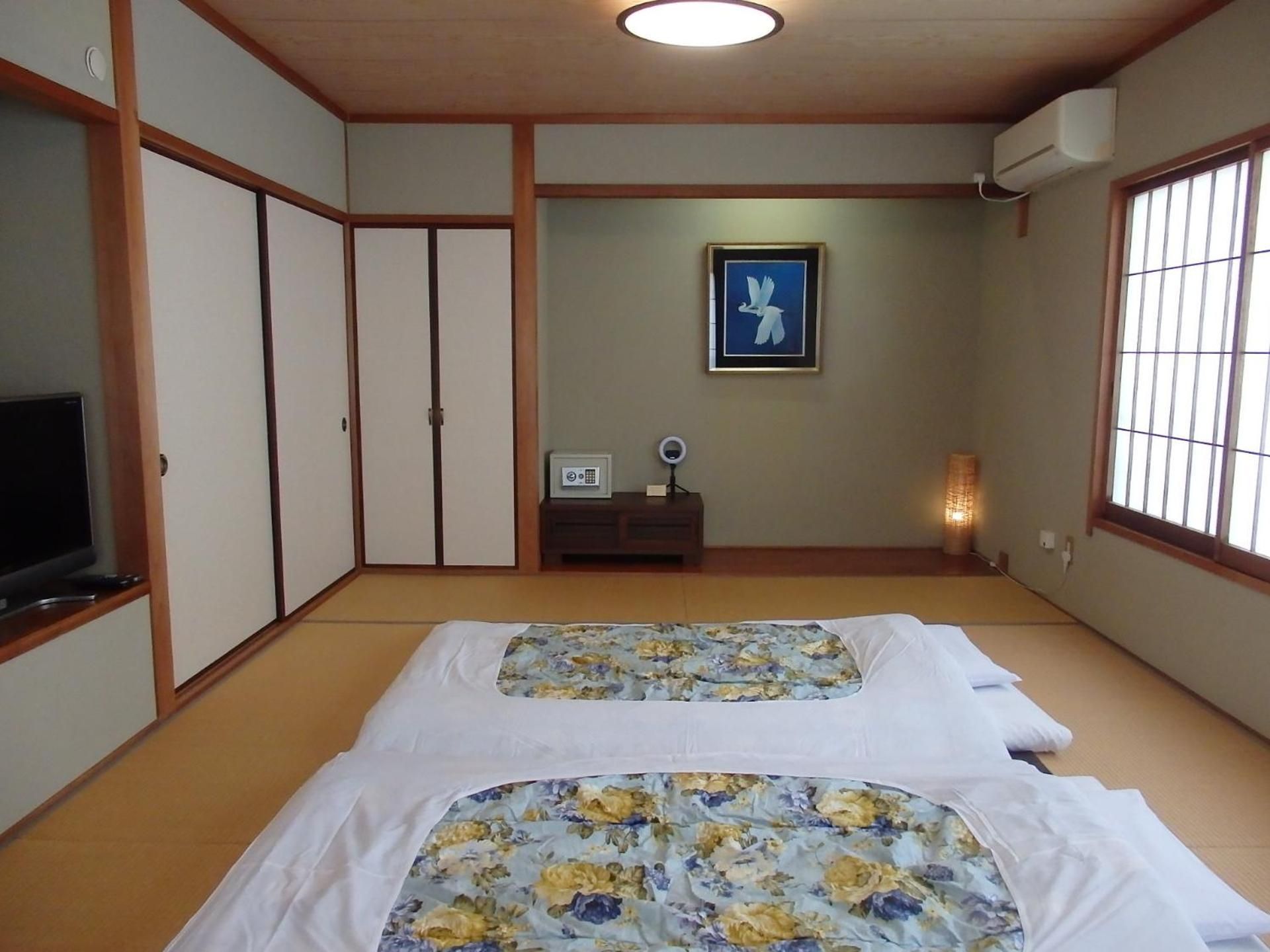 Japanese-Style Room