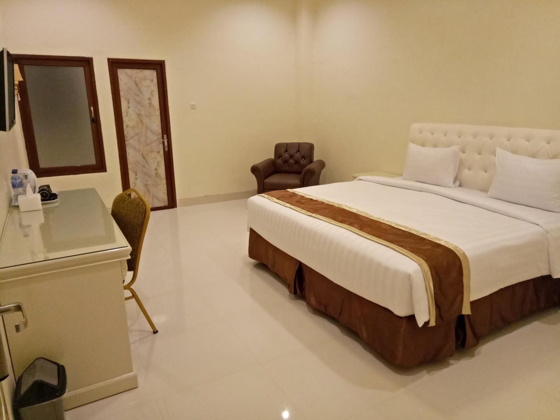 Deluxe Double or Twin Room