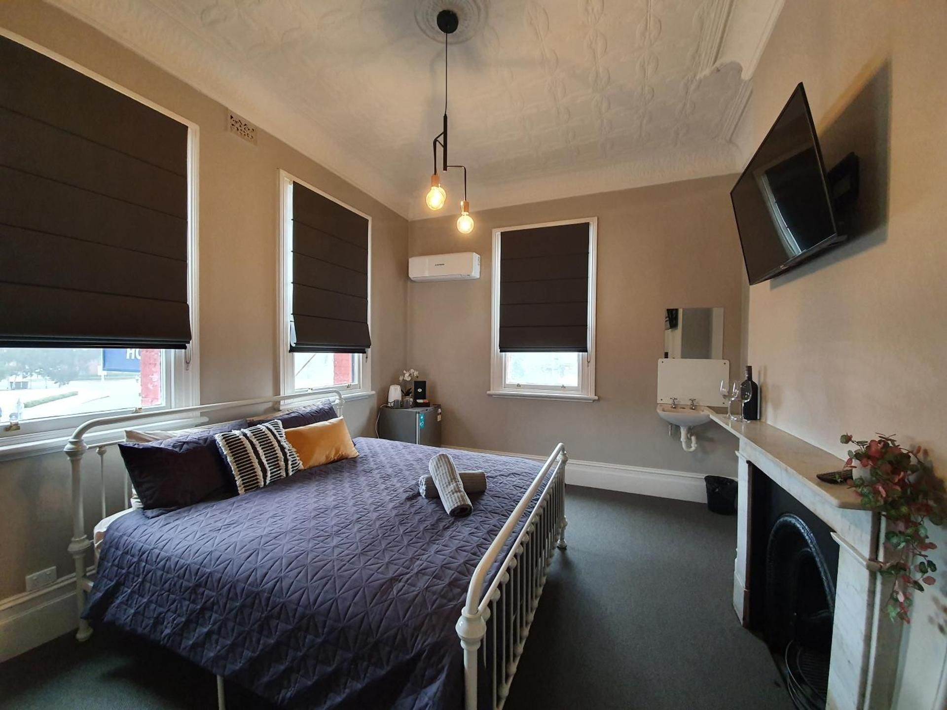 Deluxe King Room