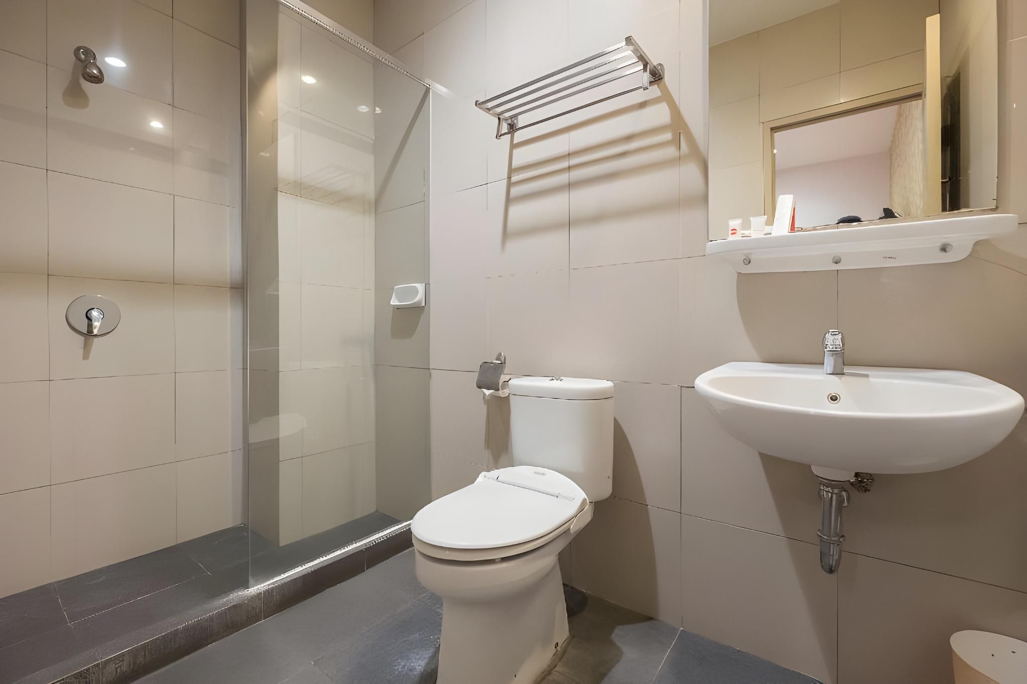 Aswin Hotel Makassar Deluxe Double Room 3