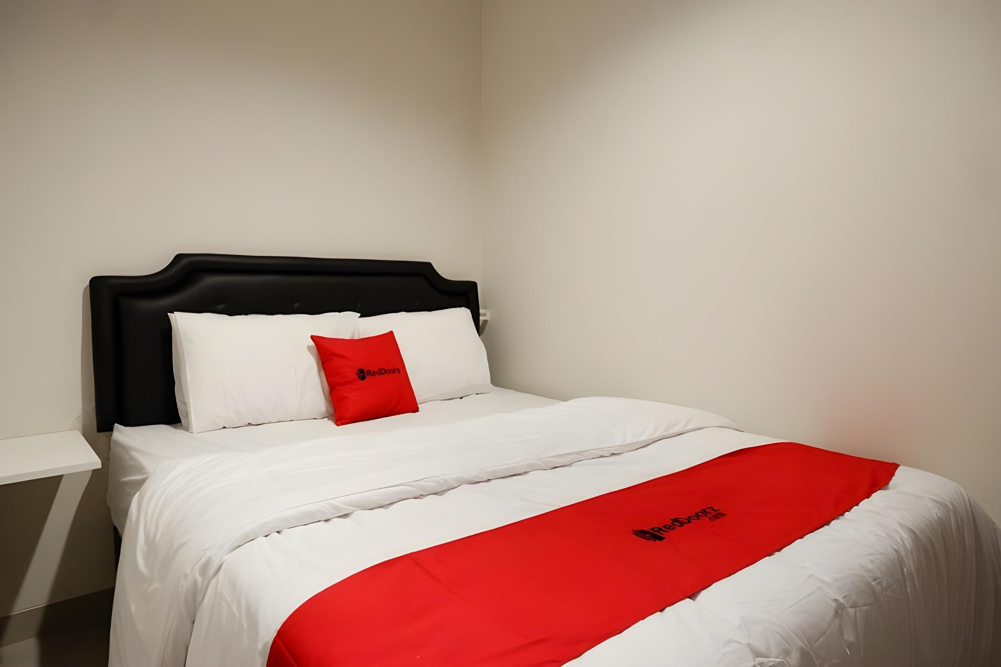 RedDoorz Room