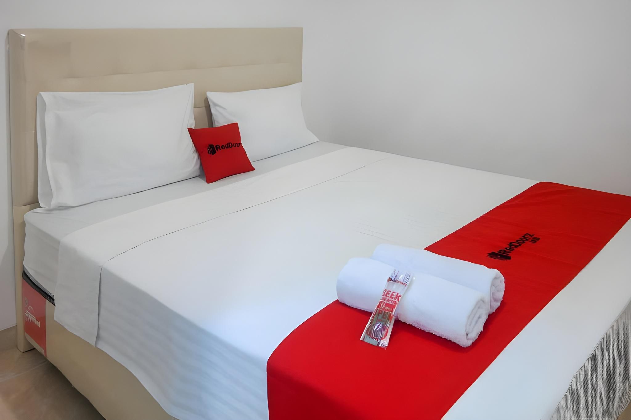 RedDoorz Room
